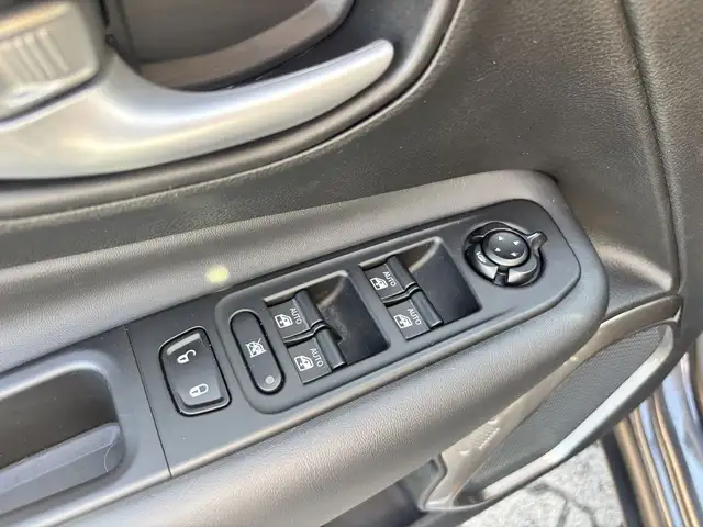 Jeep Renegade view 14