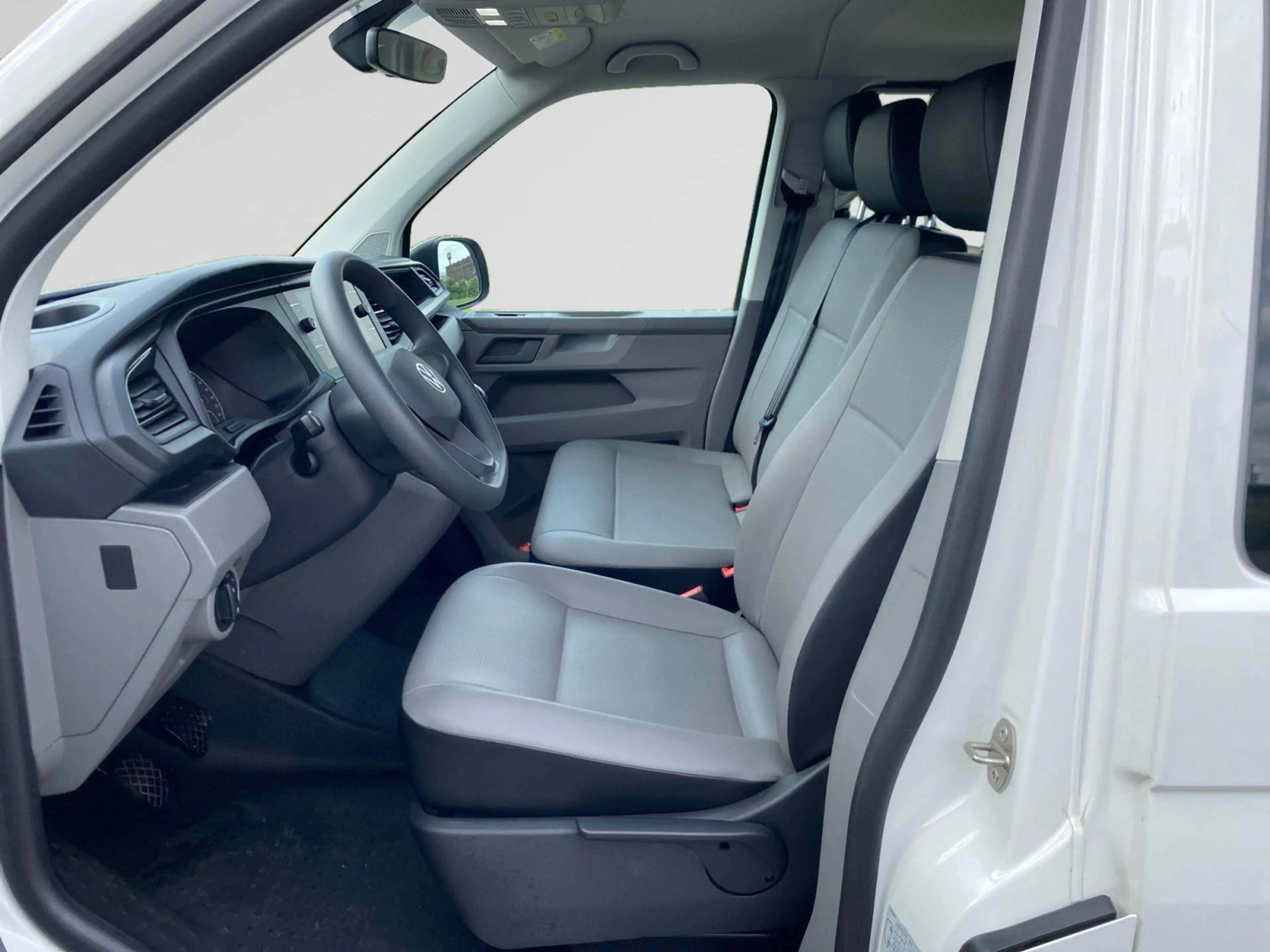 Volkswagen Transporter Caravelle Trendline 9 places Long 2.0 TDI 110 kW 6 vitesses — photo 10