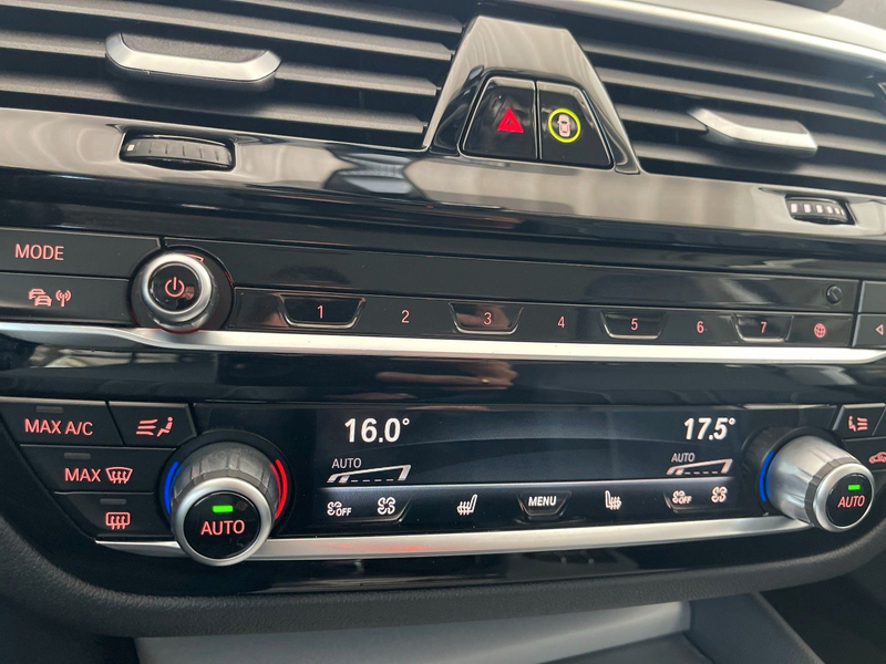 BMW 530 d KAMERA HeadUp Memory LEDER 4xKlima DA HiFi — photo 13