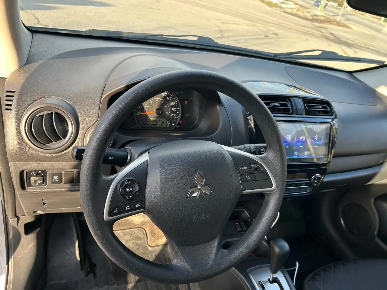 Mitsubishi Mirage снимка Mitsubishi Mirage
