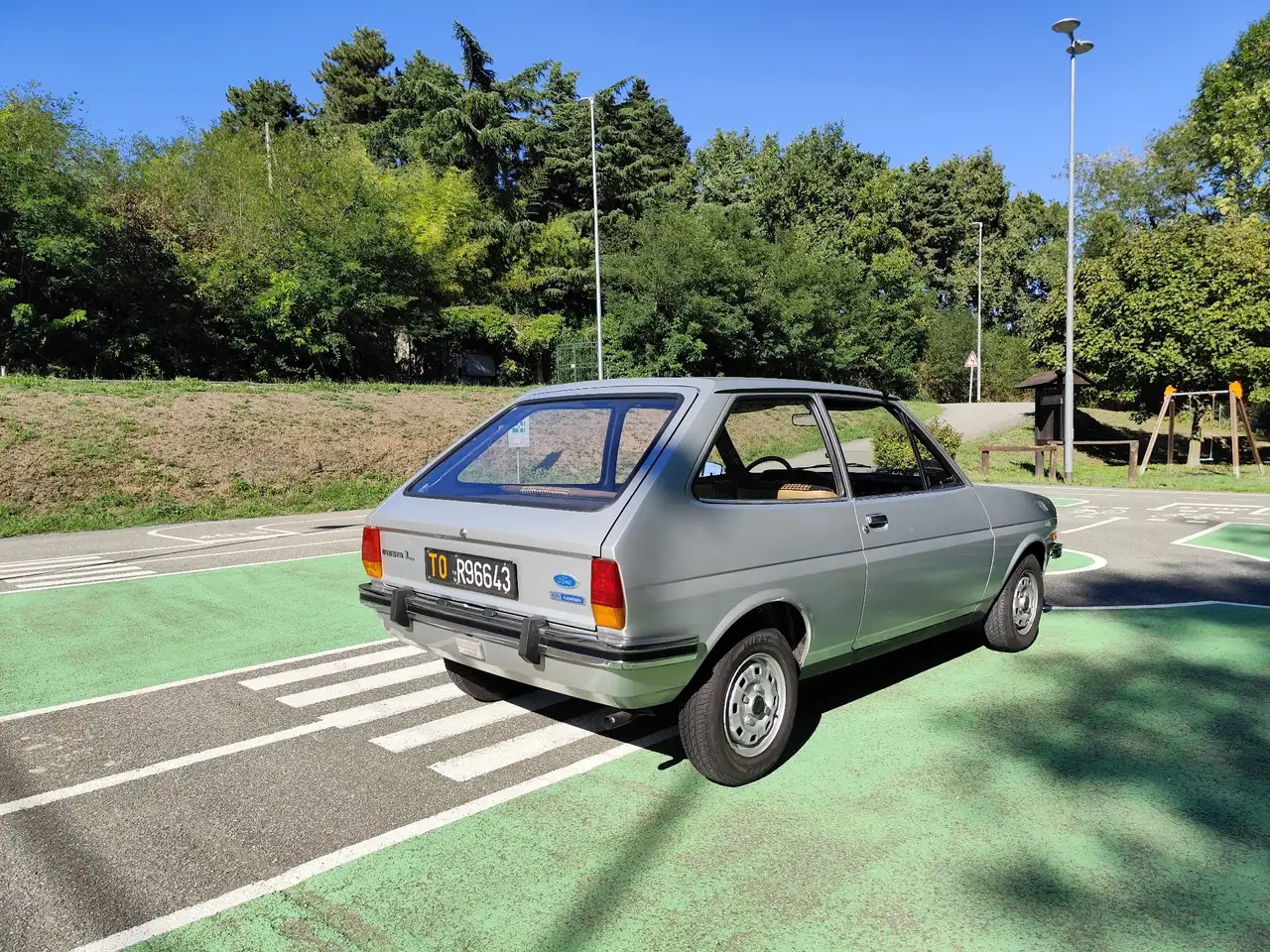 Ford Fiesta 900 L, foto 2