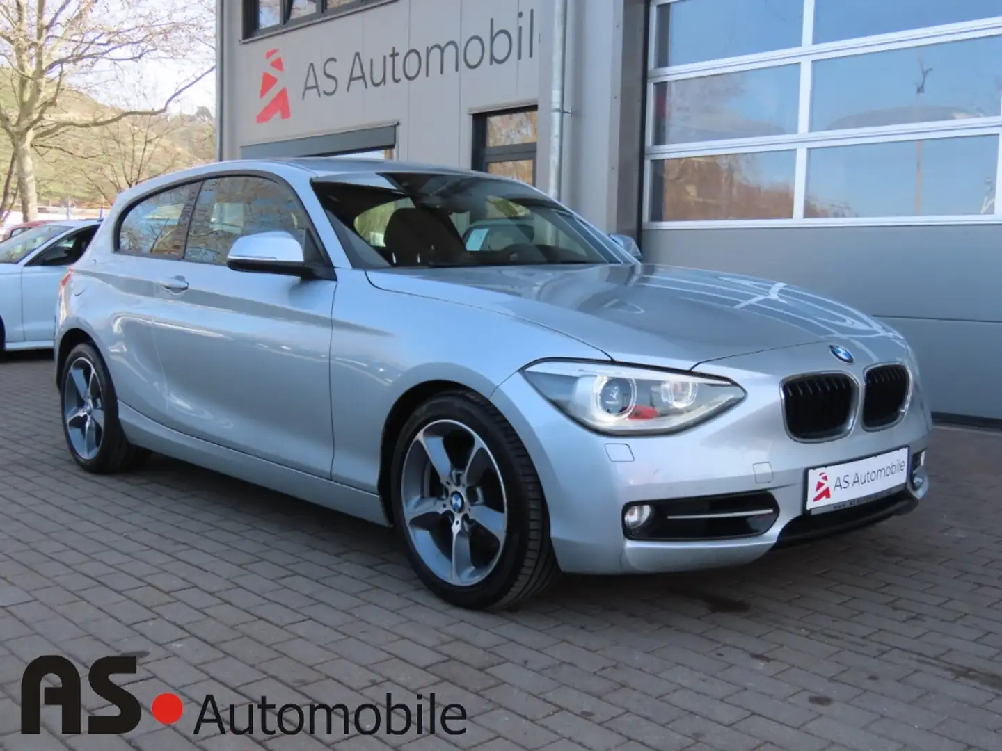 BMW 118 i 2.Hd*Navi*Bi-Xenon*PDC*Garantie Silber - 1
