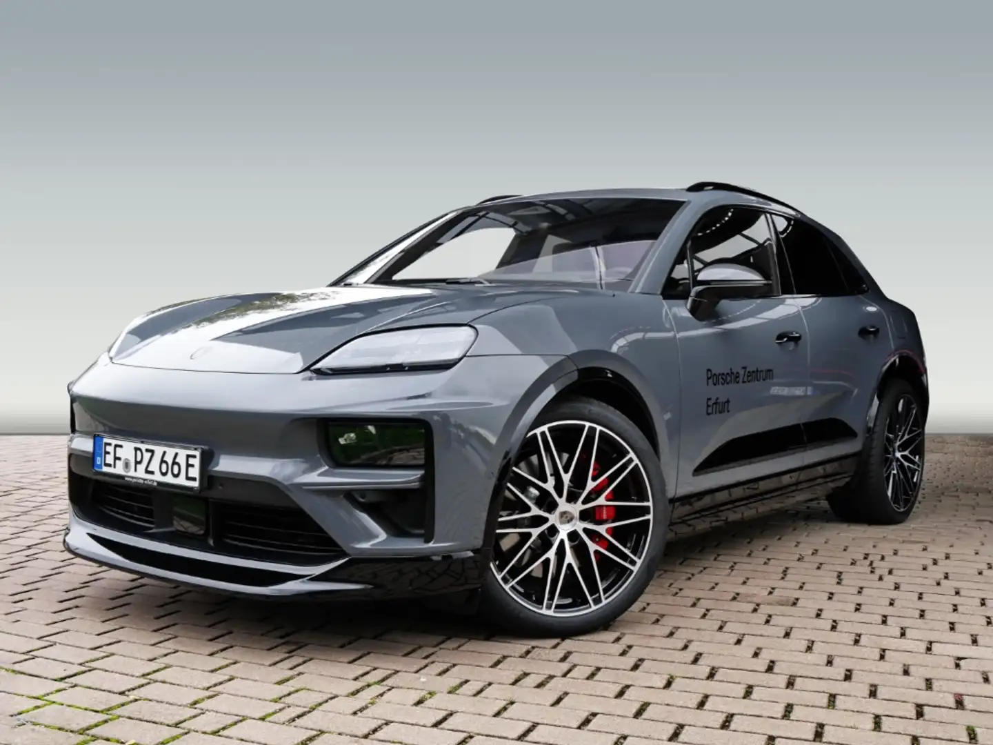 Porsche Macan Turbo Grau - 1
