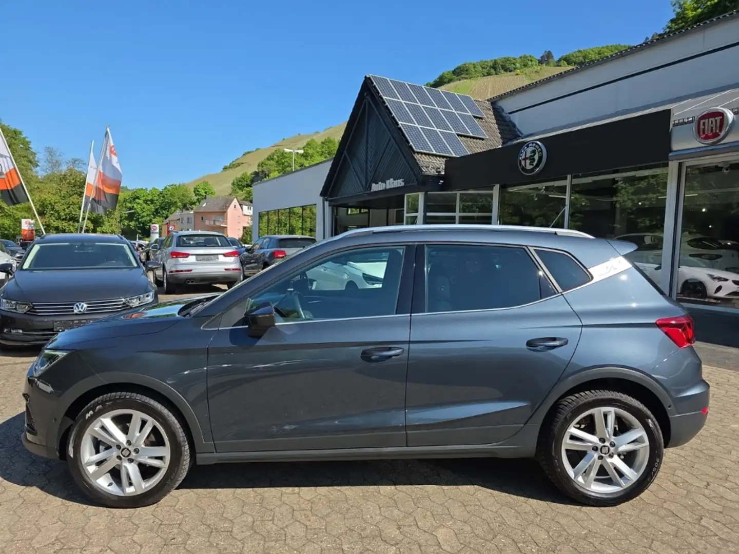 SEAT Arona 1.0 TSI FR CarPlay SHZ LED Tempomat RFK Grijs - 2