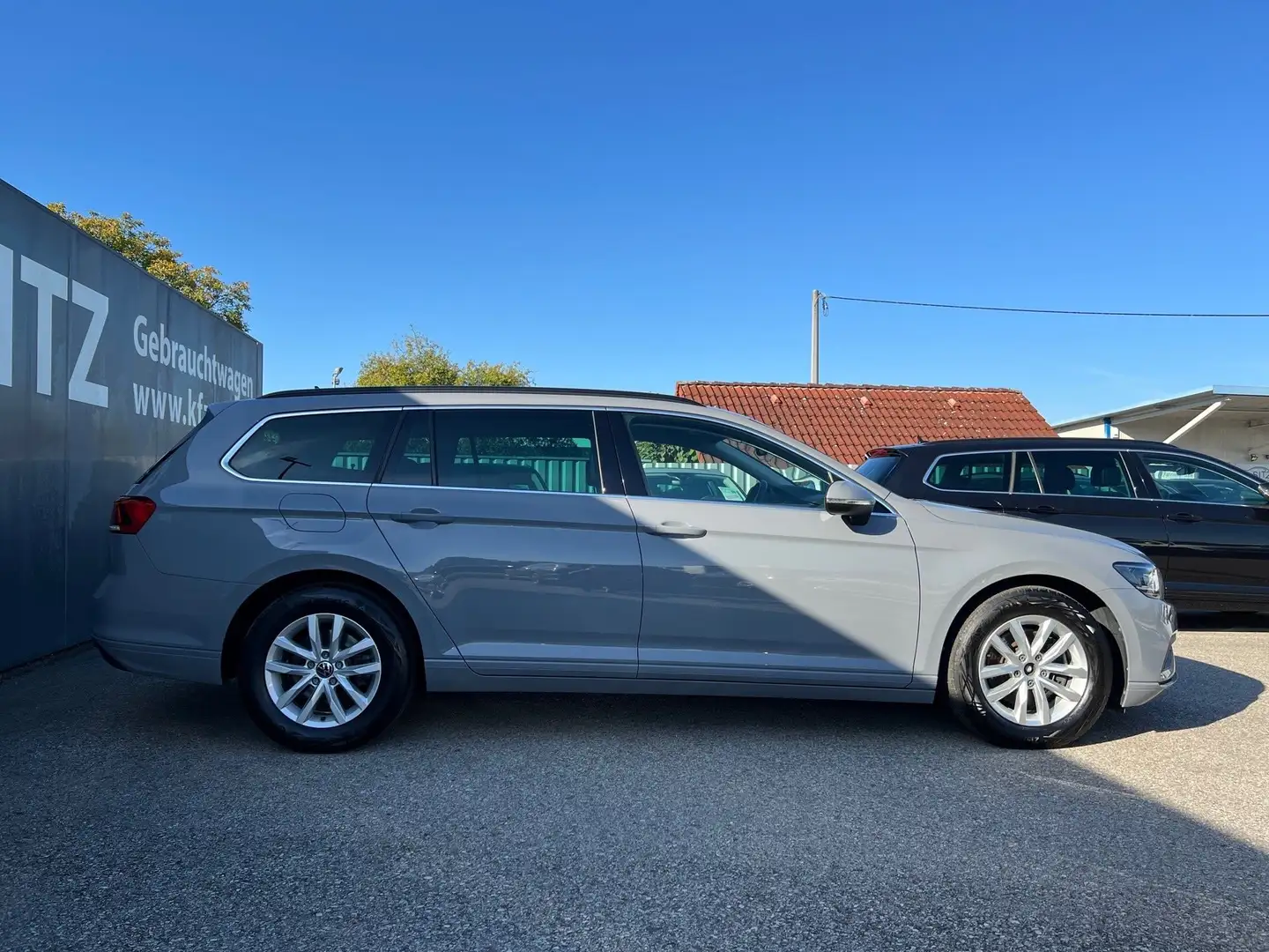 Volkswagen Passat Variant Business 2,0 TDI DSG Grau - 2