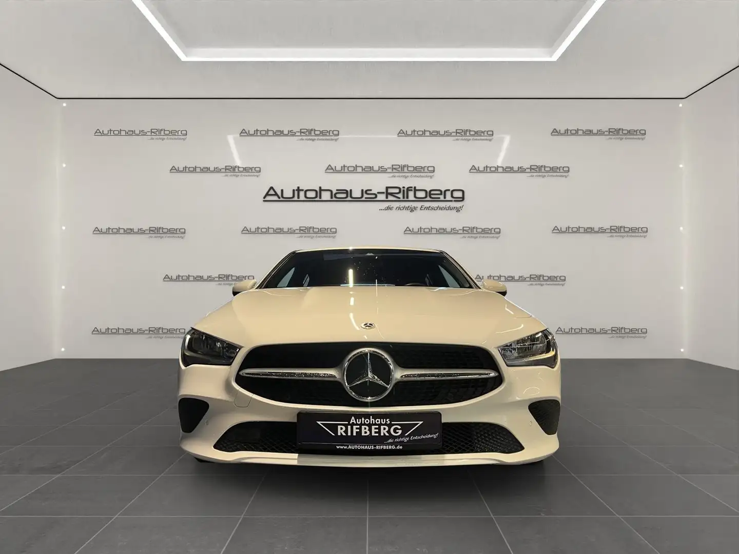 Mercedes-Benz CLA 200 Business AHK/Navi/Kamera Weiß - 2