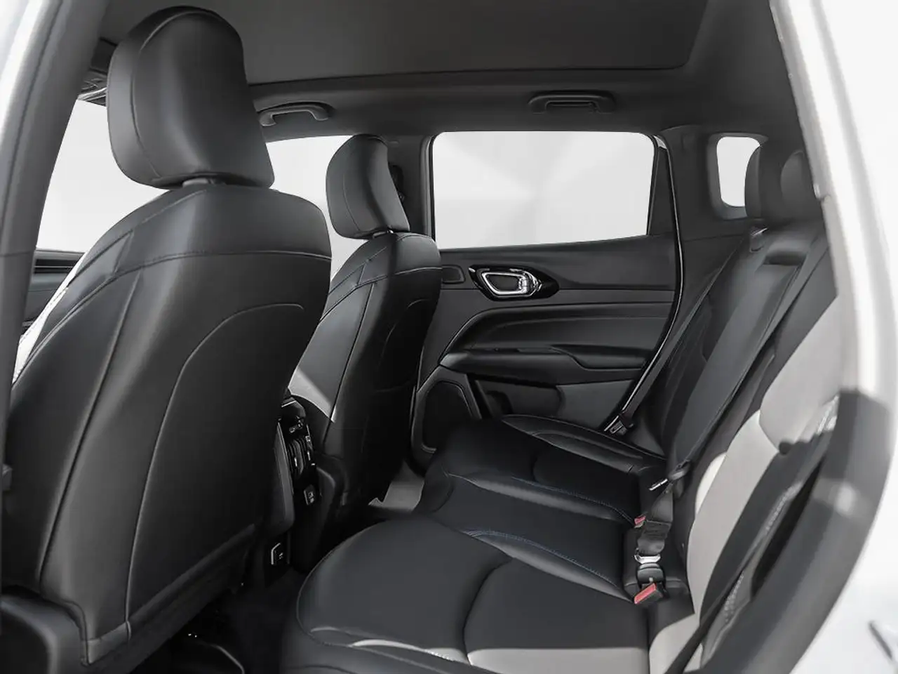 Jeep Compass photo Jeep Compass