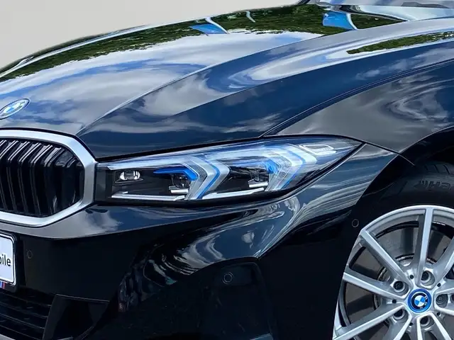 BMW 3 Series view 5