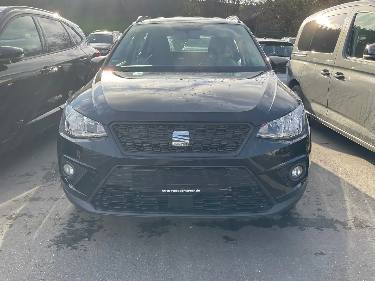 SEAT Arona 1.0 EcoTSI Reference, Winterpaket, Einparkhilfe, B Schwarz - 2