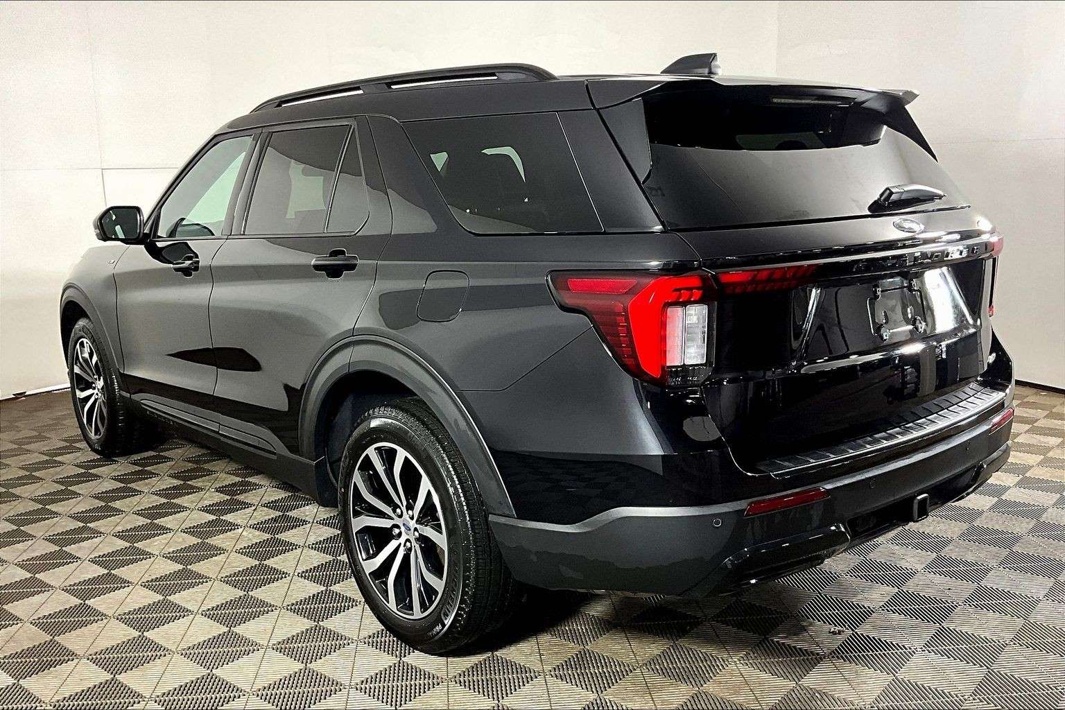 used 2025 Ford Explorer car, priced at $47,998