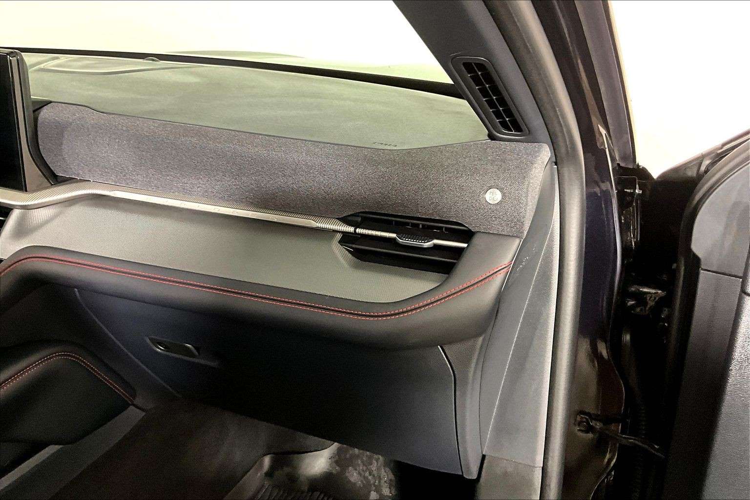 used 2025 Ford Explorer car, priced at $47,998