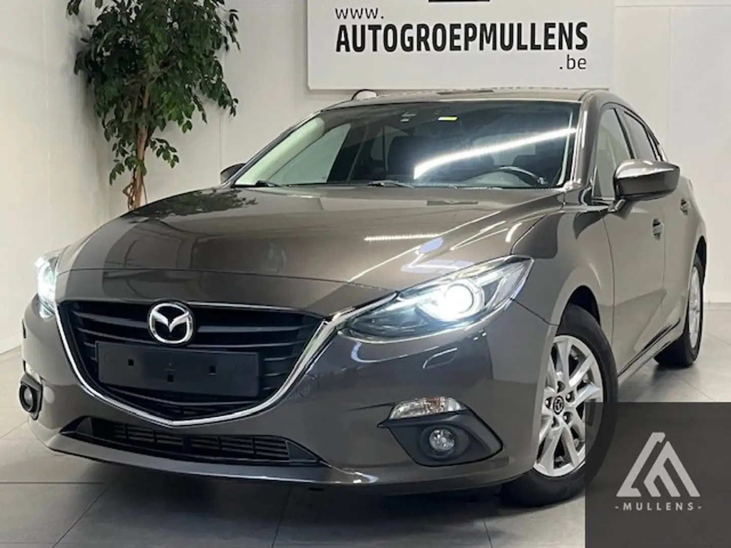 Mazda 3 SKYACTIV-D Plug Edition AUT Navi + Zetelverwarming Brun - 2