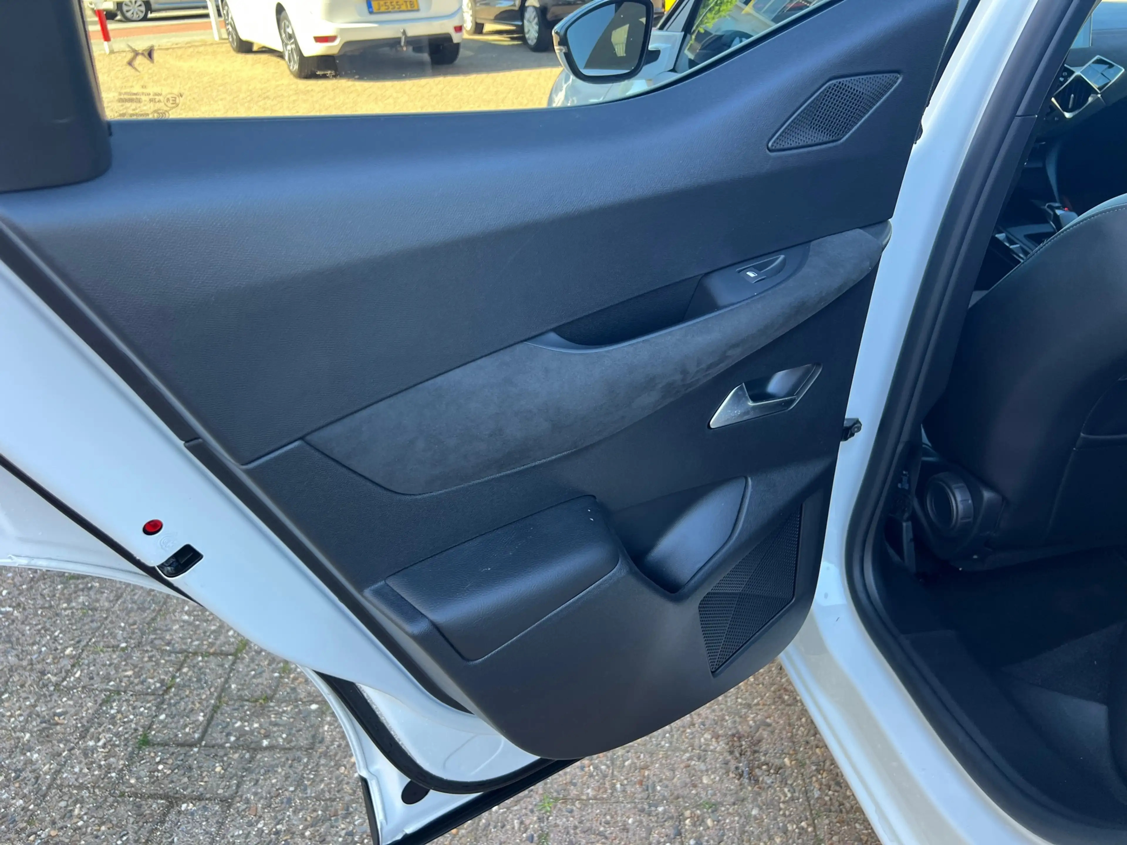 DS Automobiles DS 3 Crossback E-Tense Performance Line+ 50 kWh Navi-Camera-Keyle — photo 11