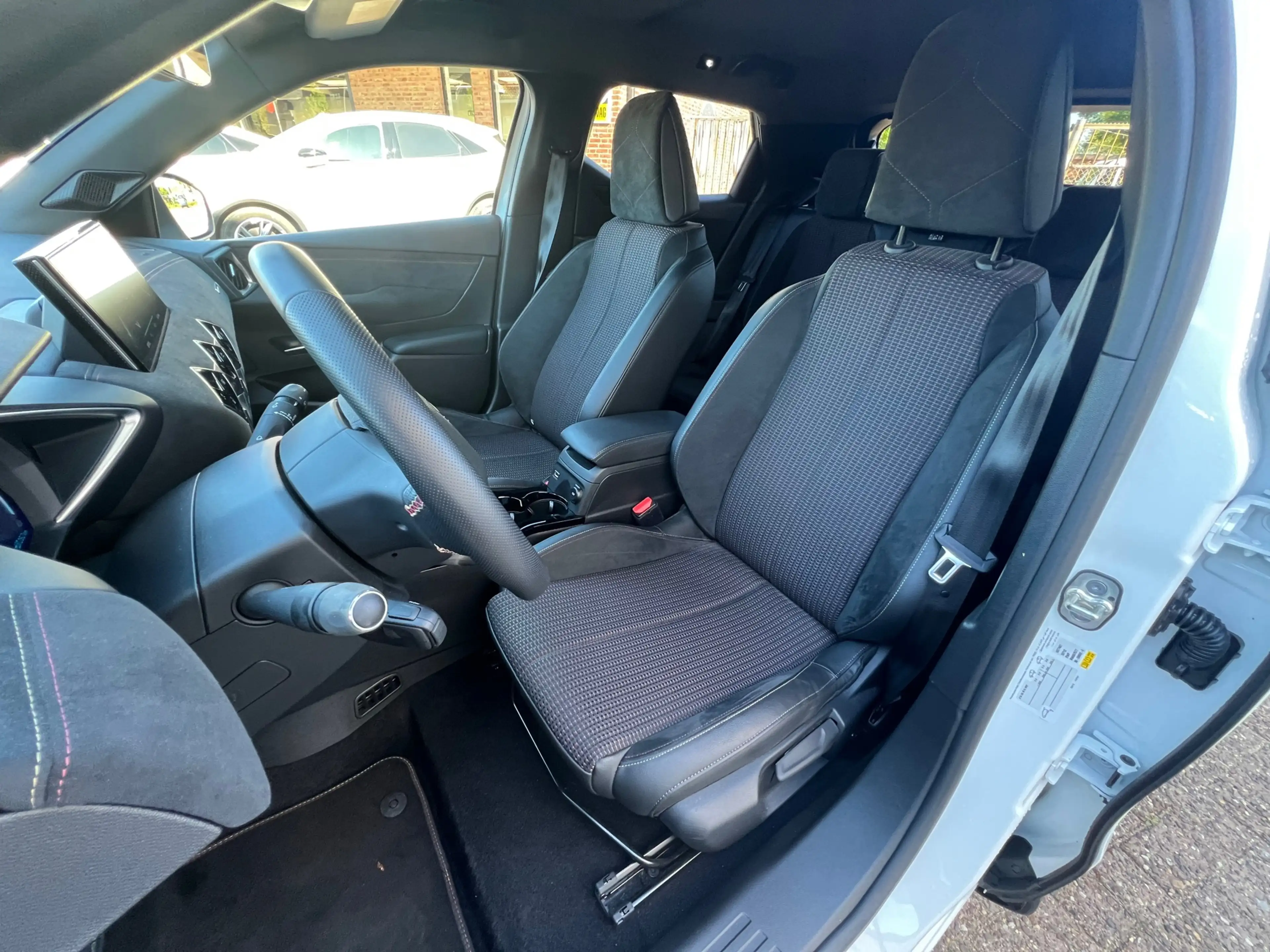DS Automobiles DS 3 Crossback E-Tense Performance Line+ 50 kWh Navi-Camera-Keyle — photo 8