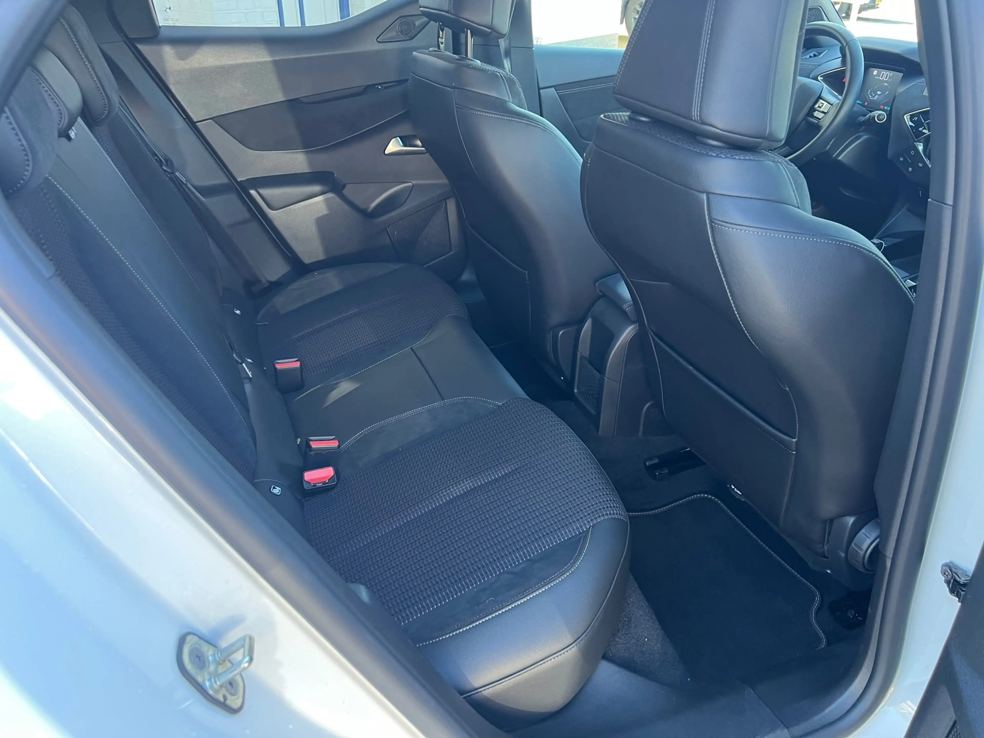 DS Automobiles DS 3 Crossback E-Tense Performance Line+ 50 kWh Navi-Camera-Keyle — photo 14
