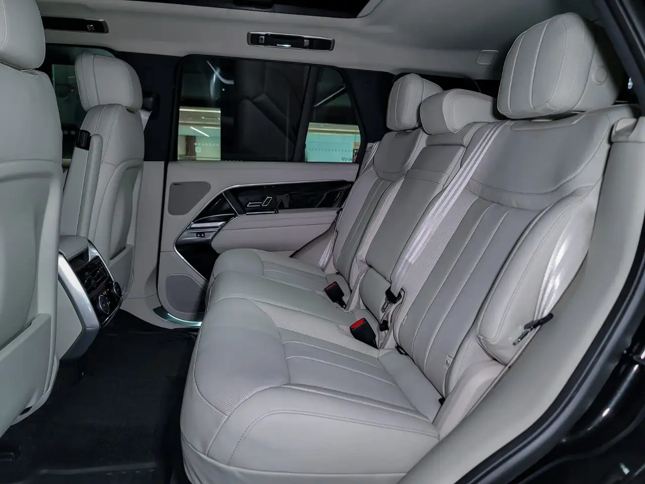 Land Rover Range Rover photo Land Rover Range Rover