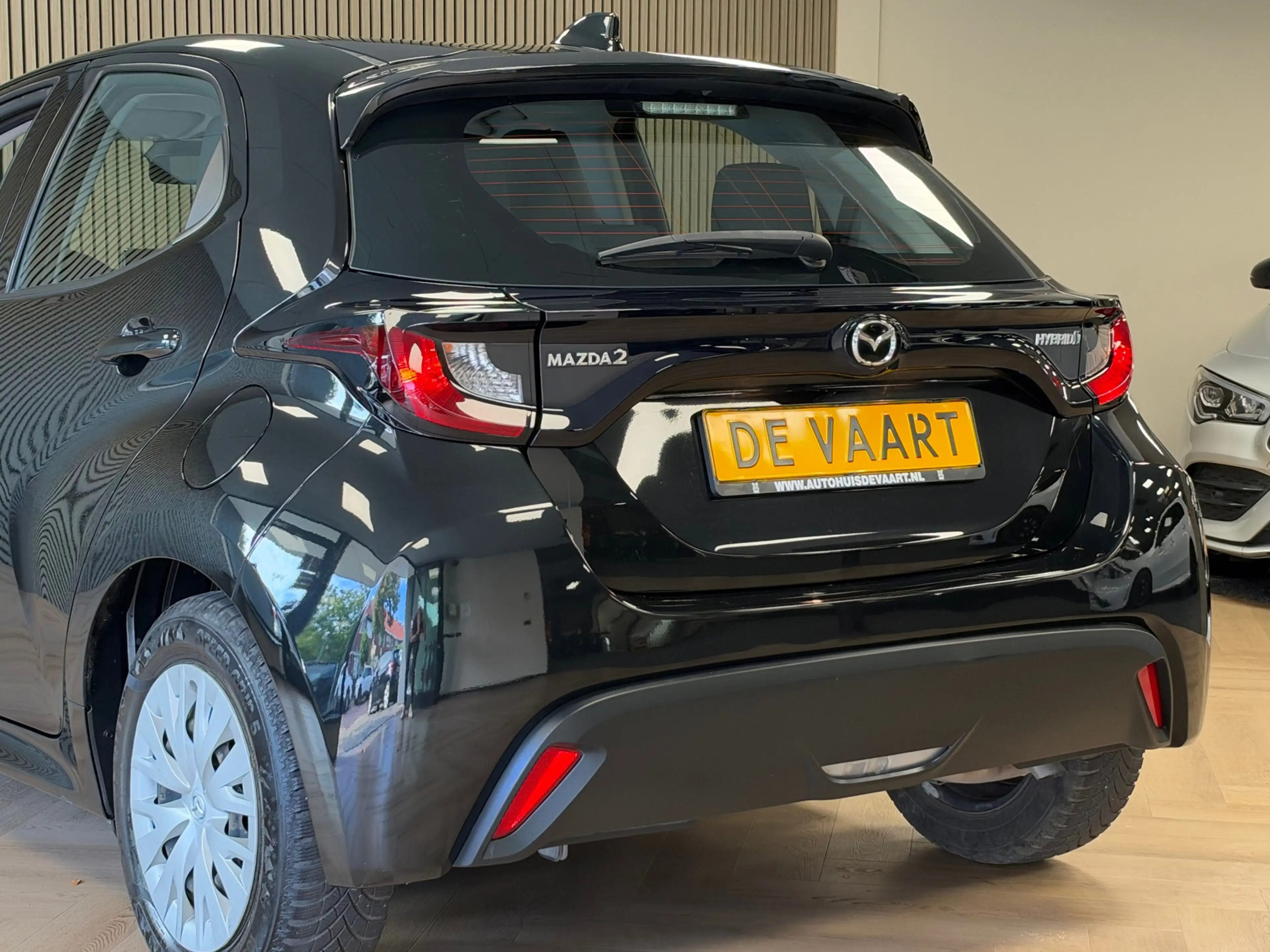 Mazda 2 Hybrid 1.5 Pure AUTOMAAT ADAPTIVE CRUISE CLIMATE C — photo 9