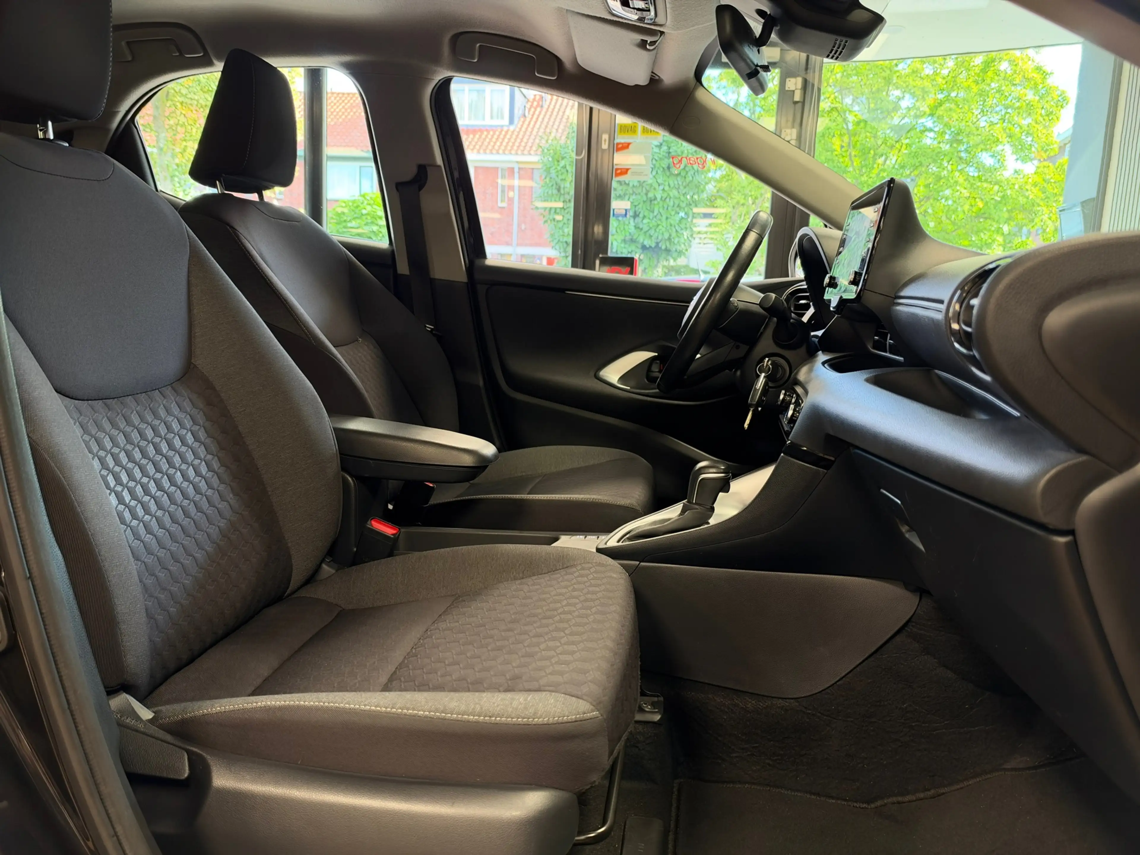 Mazda 2 Hybrid 1.5 Pure AUTOMAAT ADAPTIVE CRUISE CLIMATE C — photo 13