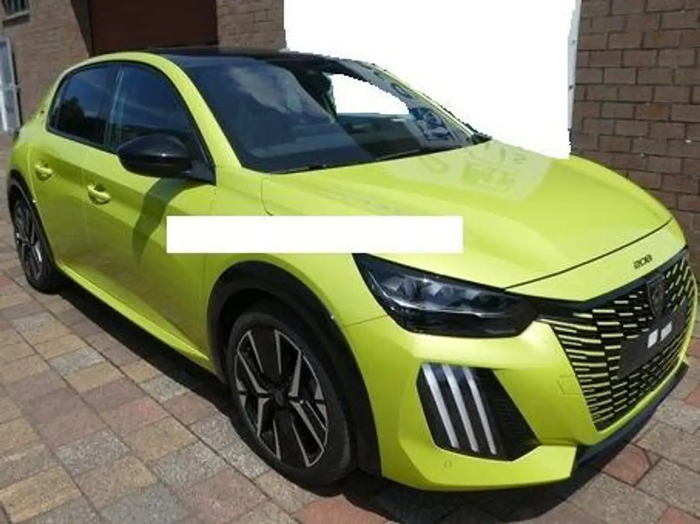 Peugeot 208 208 GT 1.2 Hybrid 136 /  € 17.350 Netto / Pano Geel - 1