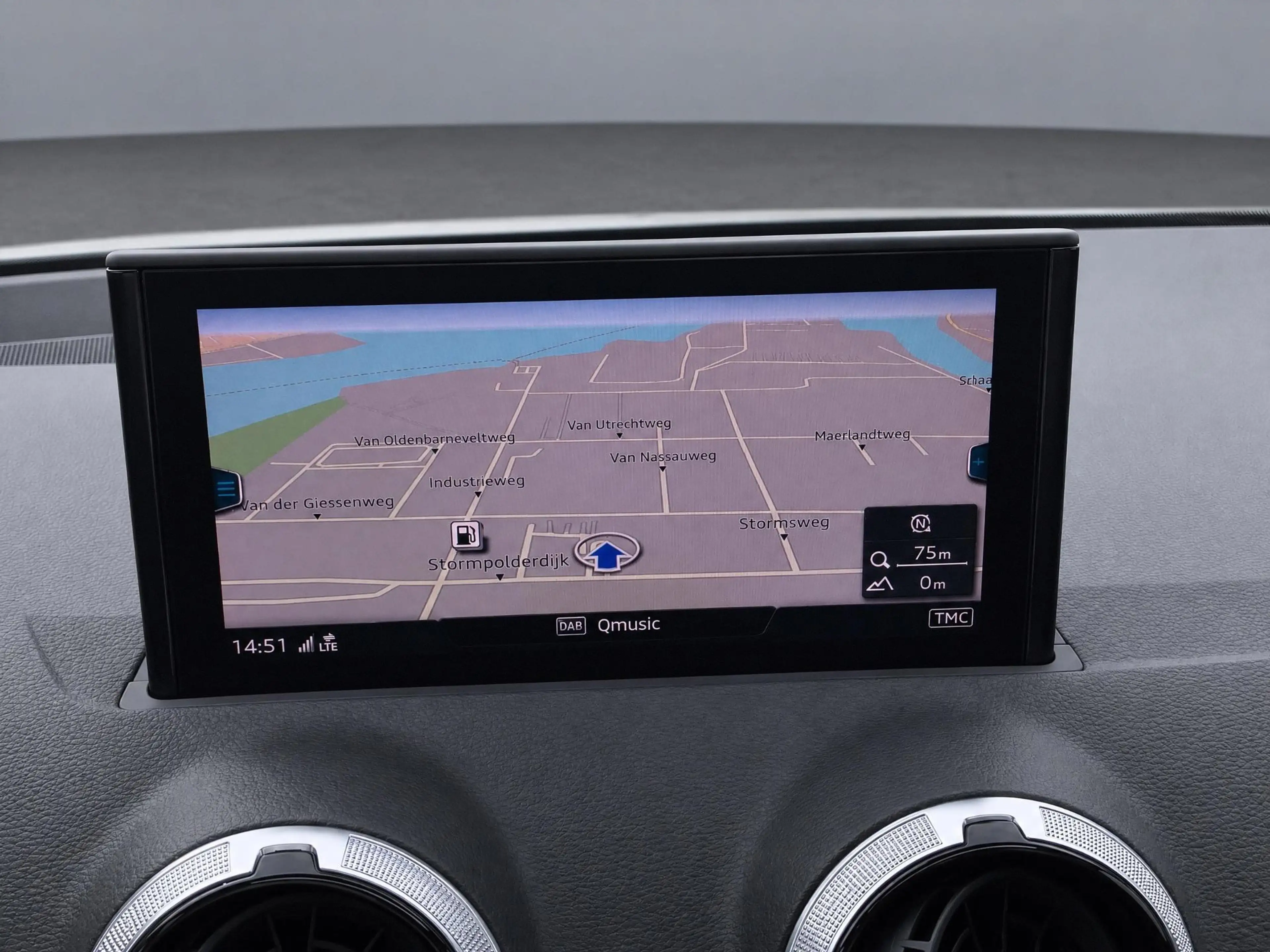 Audi Q2 35 TFSI/150PK S Line · Panoramadak · SONOS Audio · — photo 10