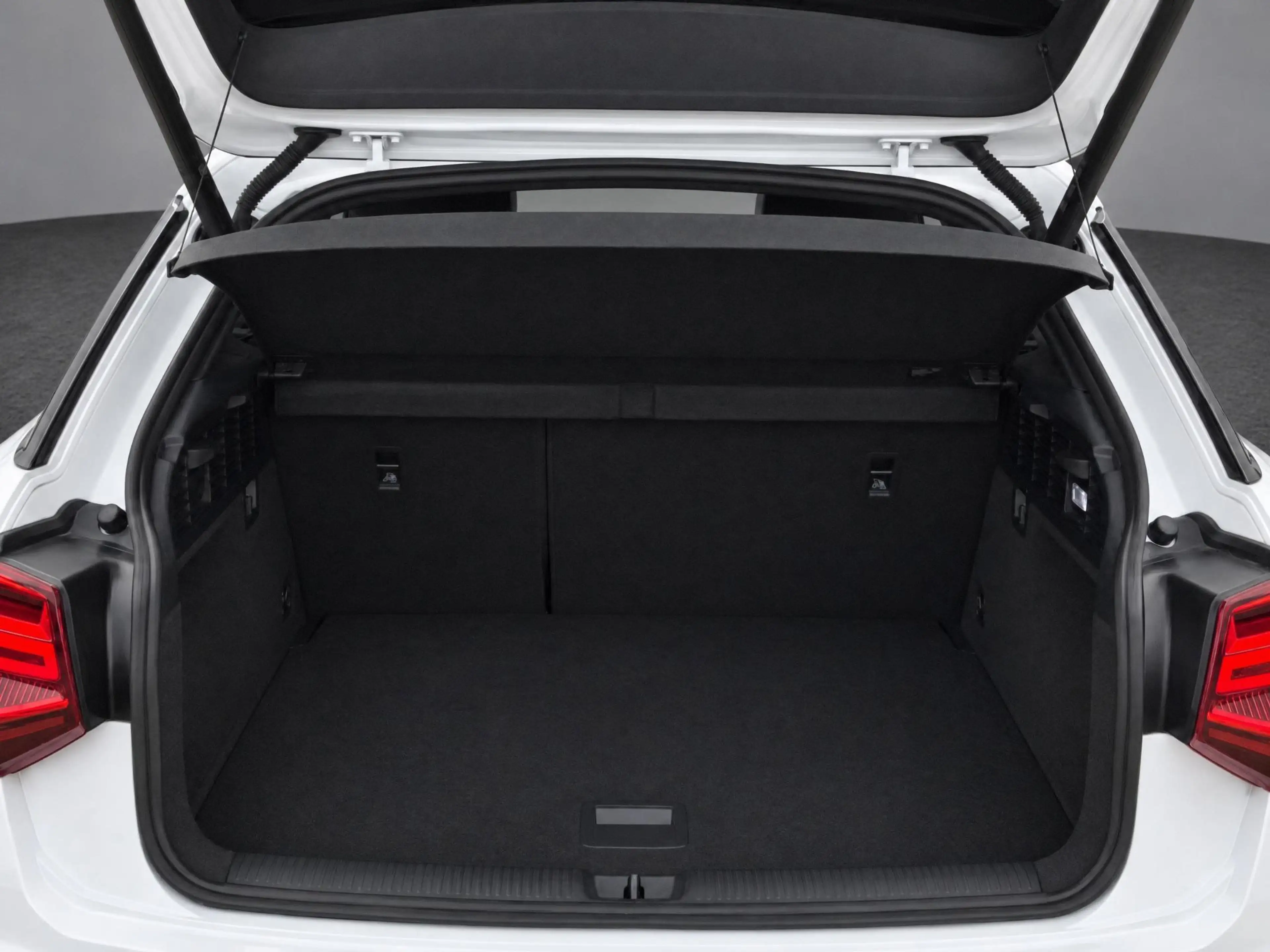 Audi Q2 35 TFSI/150PK S Line · Panoramadak · SONOS Audio · — photo 12