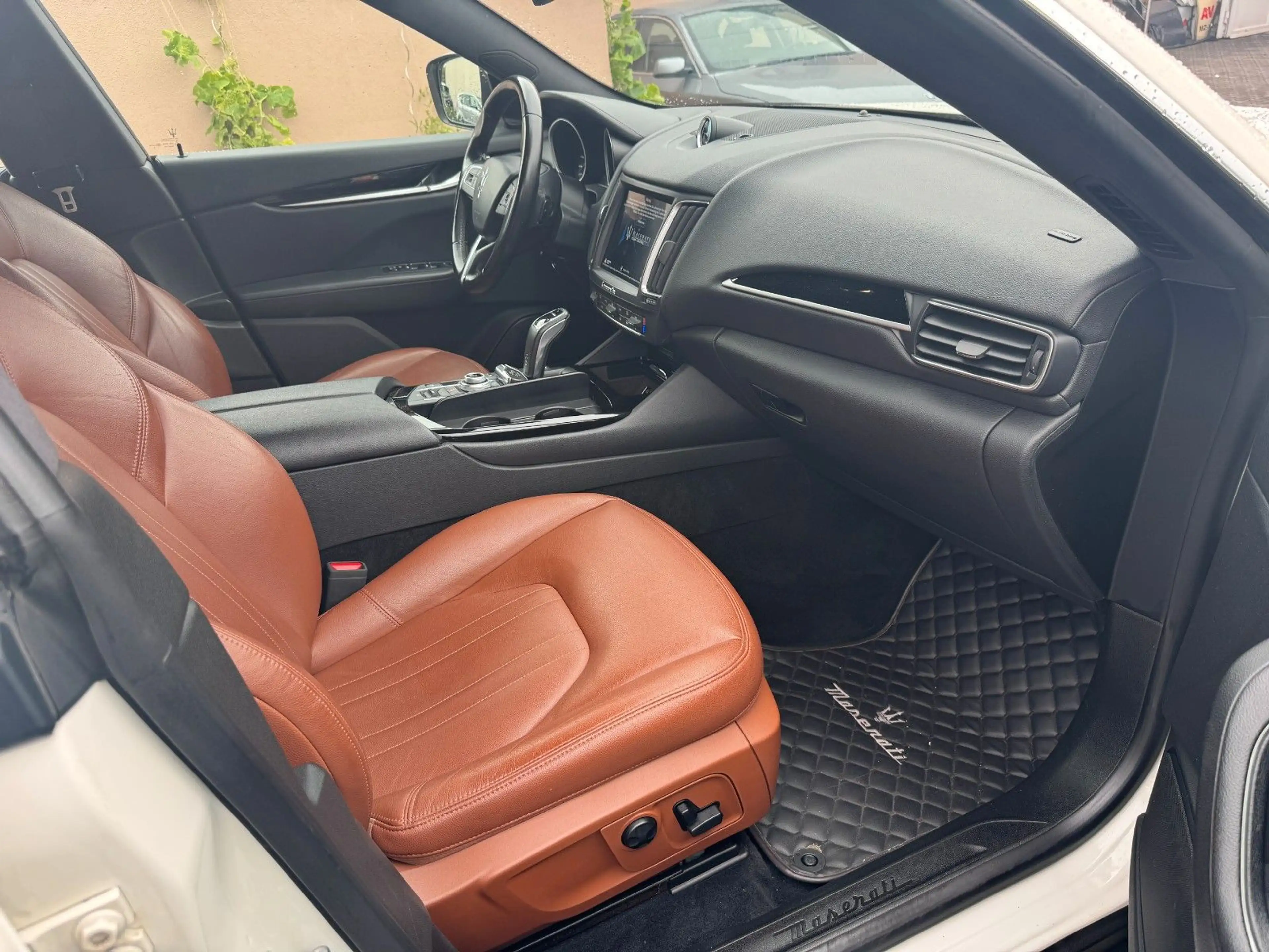 Maserati Levante Diesel — photo 14