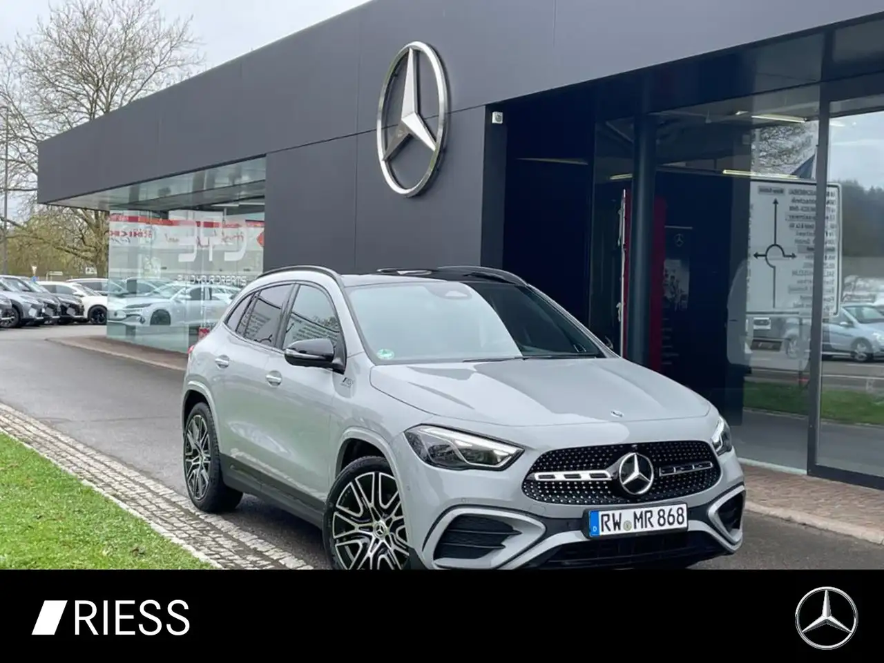 Mercedes-Benz GLA 220
