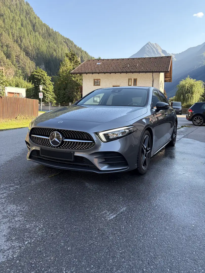 Mercedes-Benz A 200 d 4MATIC AMG Line Grau - 1