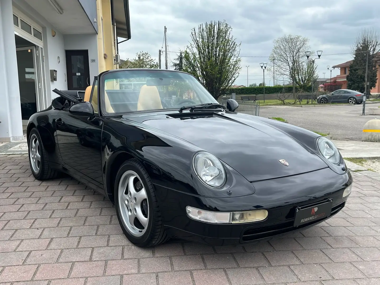 Porsche 993 911 Cabrio 3.6 Carrera Nero - 2