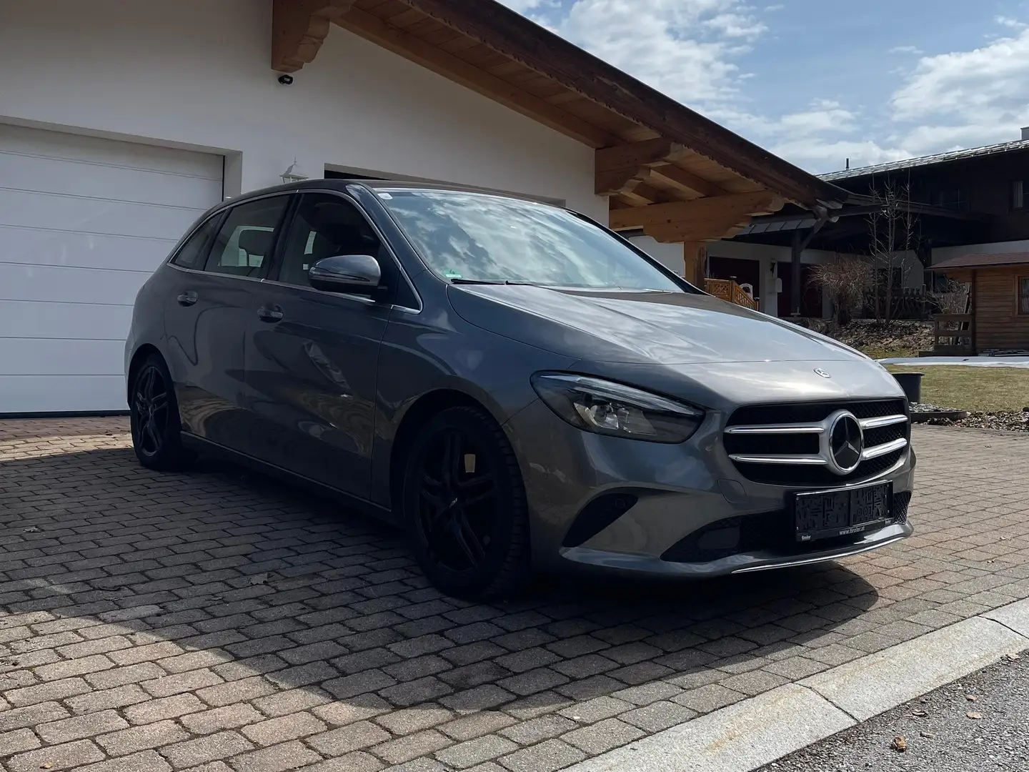 Mercedes-Benz B 220 B 220 4MATIC Aut. Grau - 2
