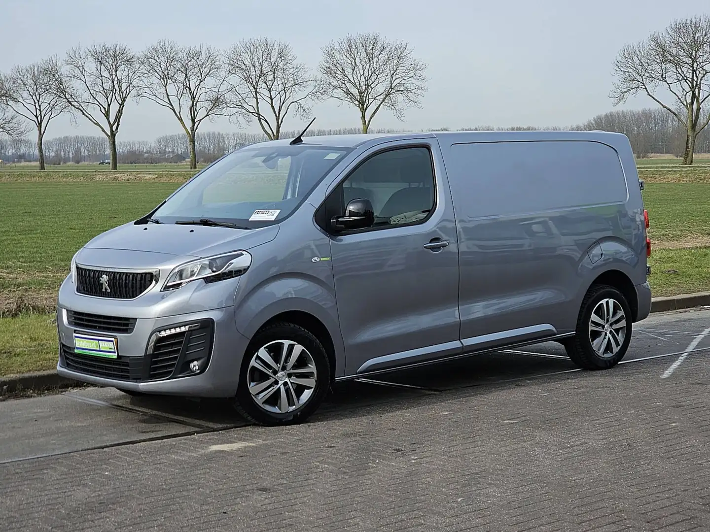 Peugeot Expert 2.0 L2 145Pk Xenon Euro6 Zwart - 2