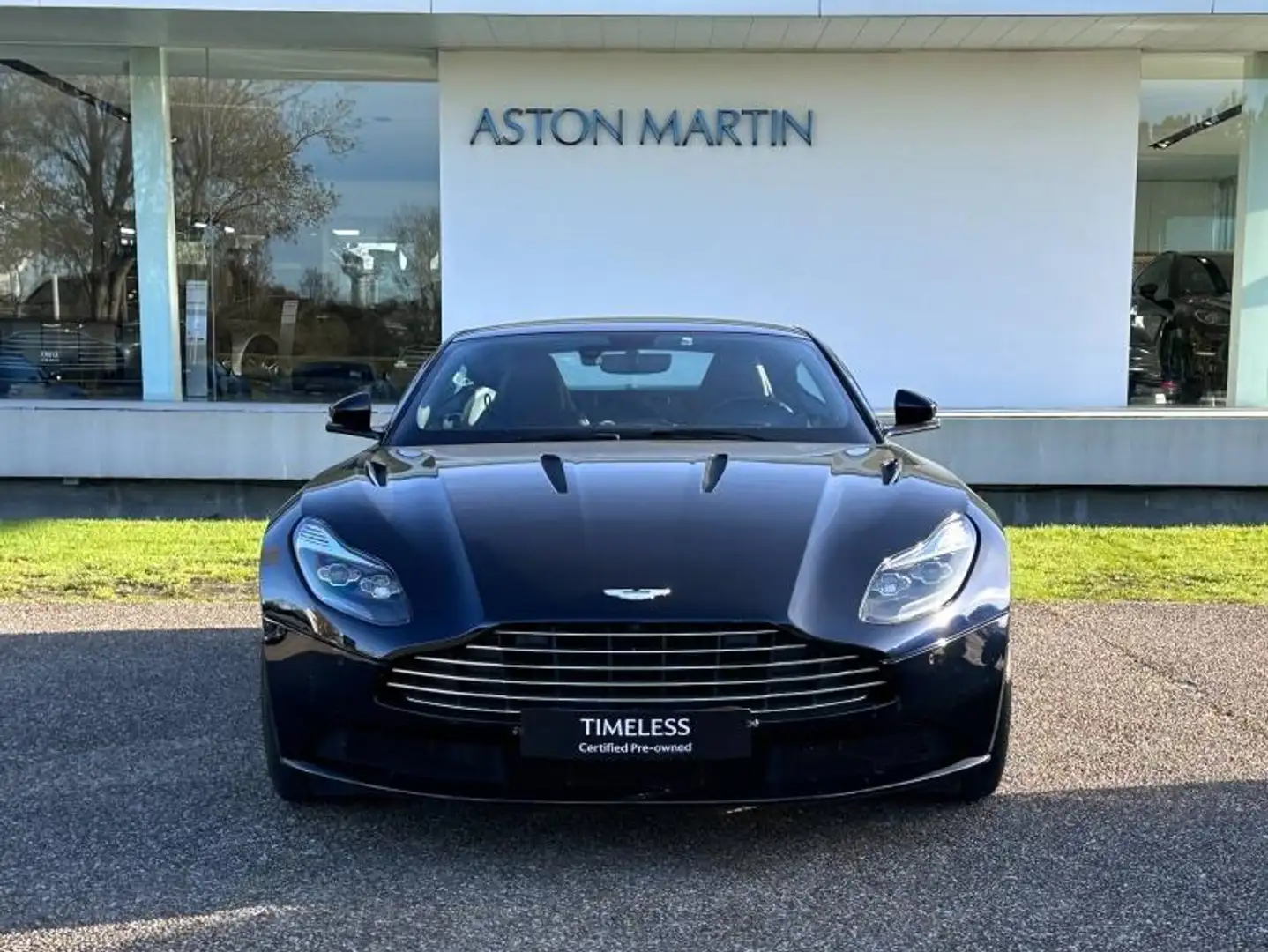 Aston Martin DB11 V12 5.2 608ch BVA8 Schwarz - 2