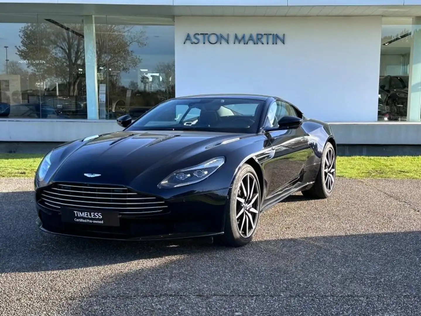 Aston Martin DB11 V12 5.2 608ch BVA8 Černá - 1