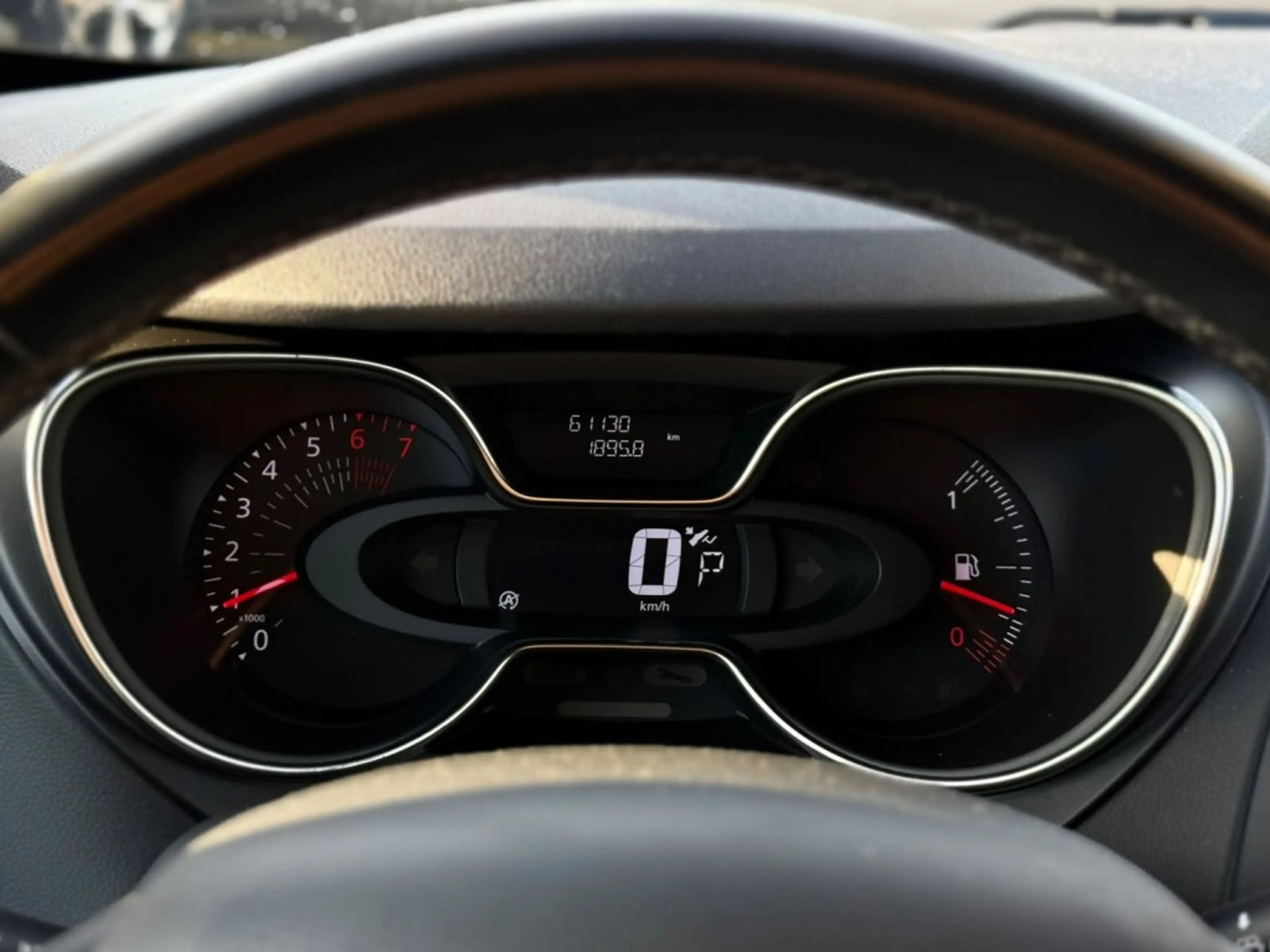 Renault Captur 1.2 TCE 120 EDC — photo 12