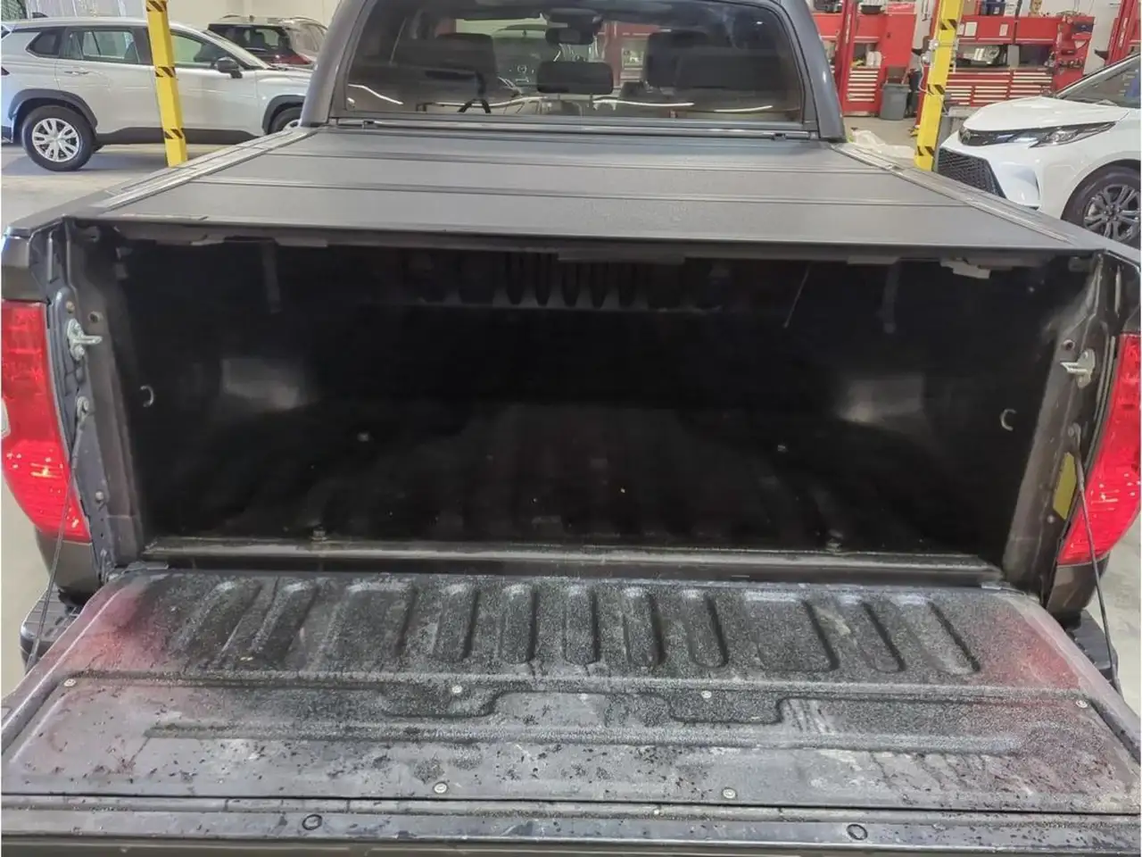 Toyota Tundra снимка Toyota Tundra