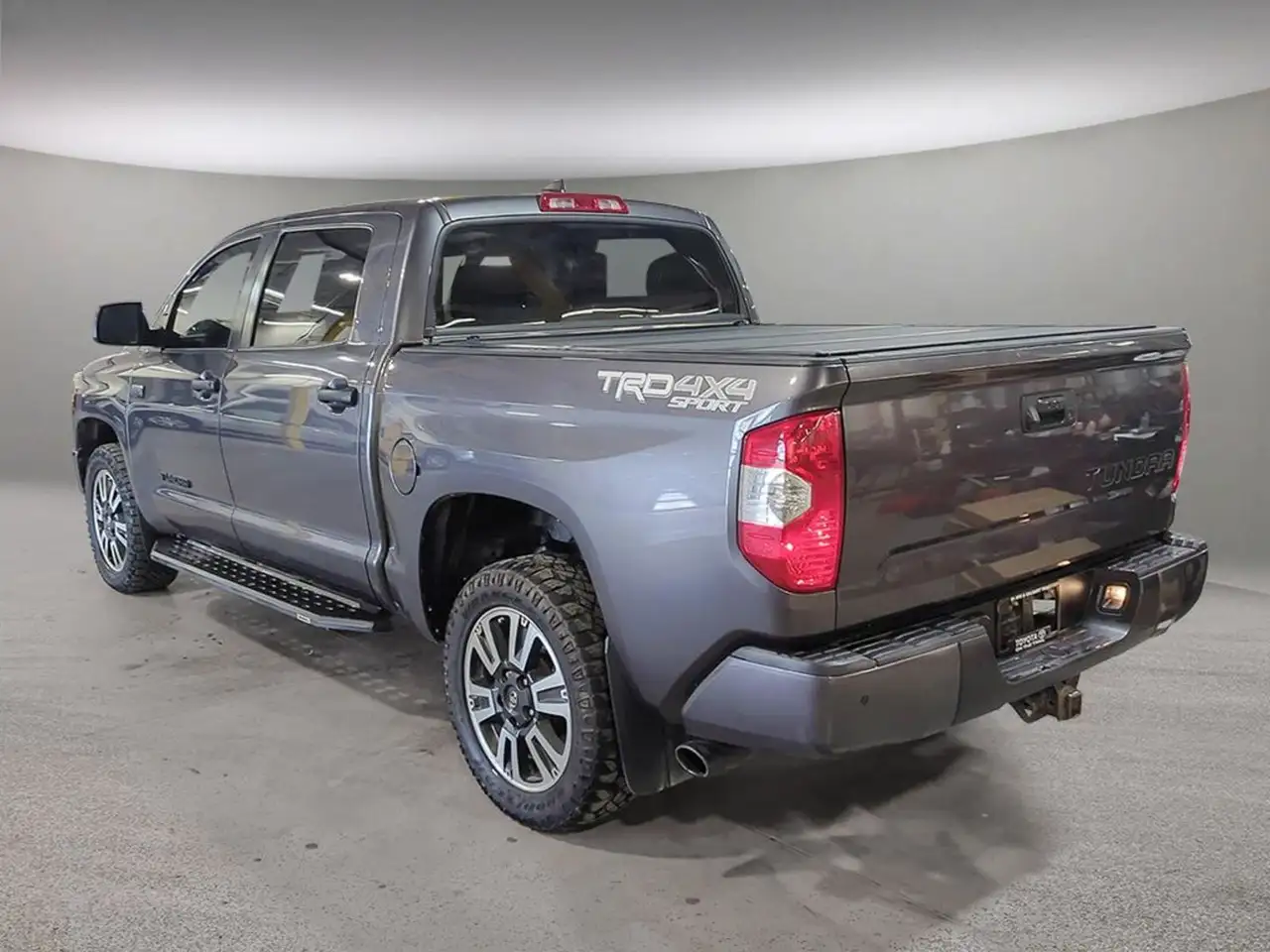 Toyota Tundra снимка Toyota Tundra