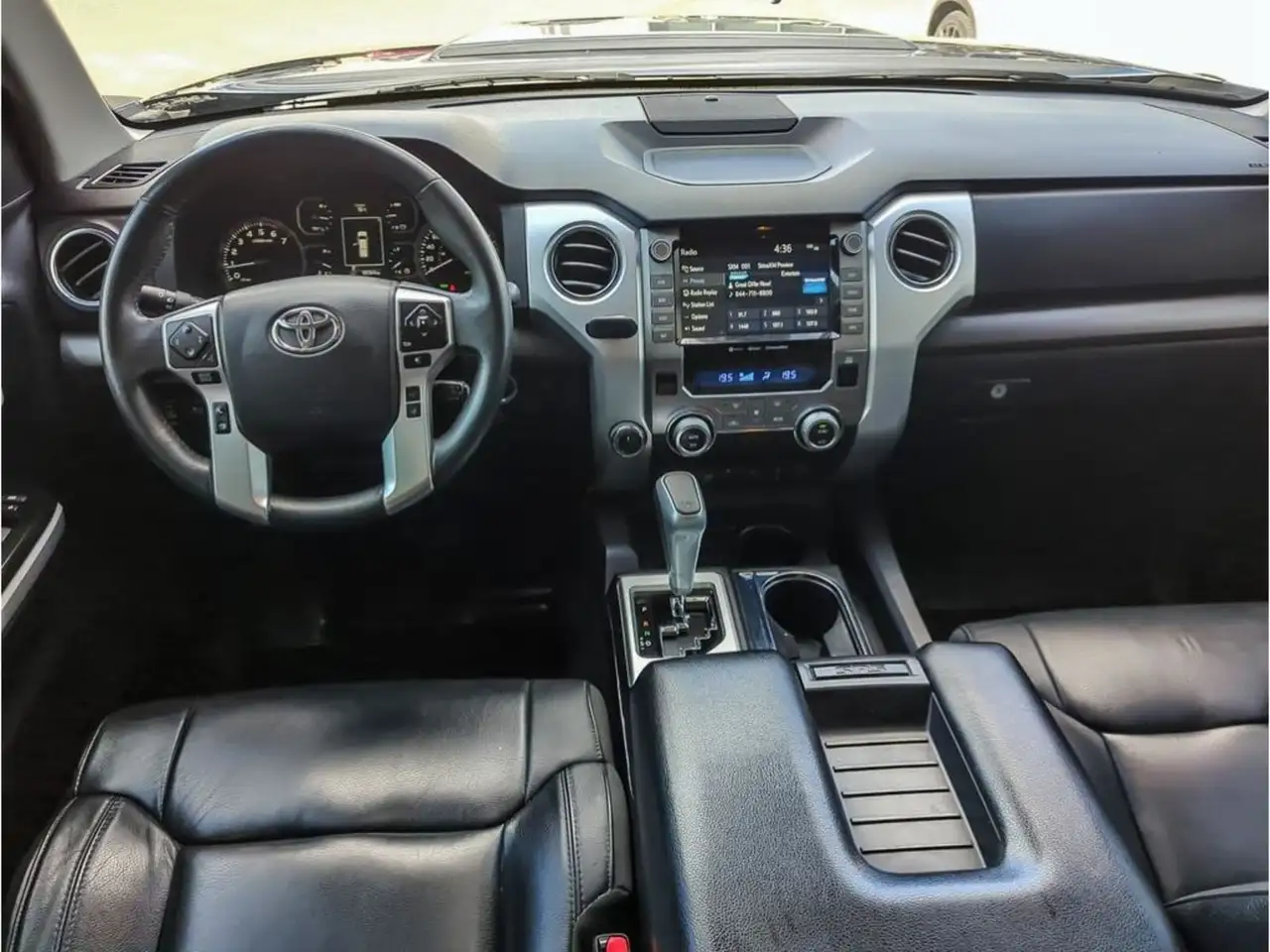 Toyota Tundra снимка Toyota Tundra