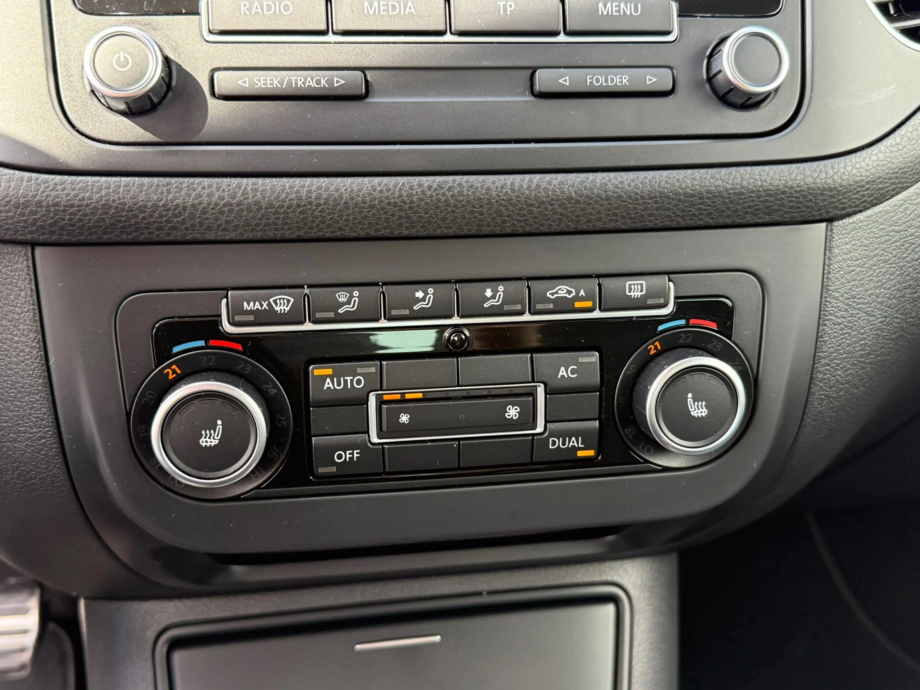 Volkswagen Golf Plus 1.4 TSI Highline Sportvelgen | Dakrails | Parkeers — photo 14