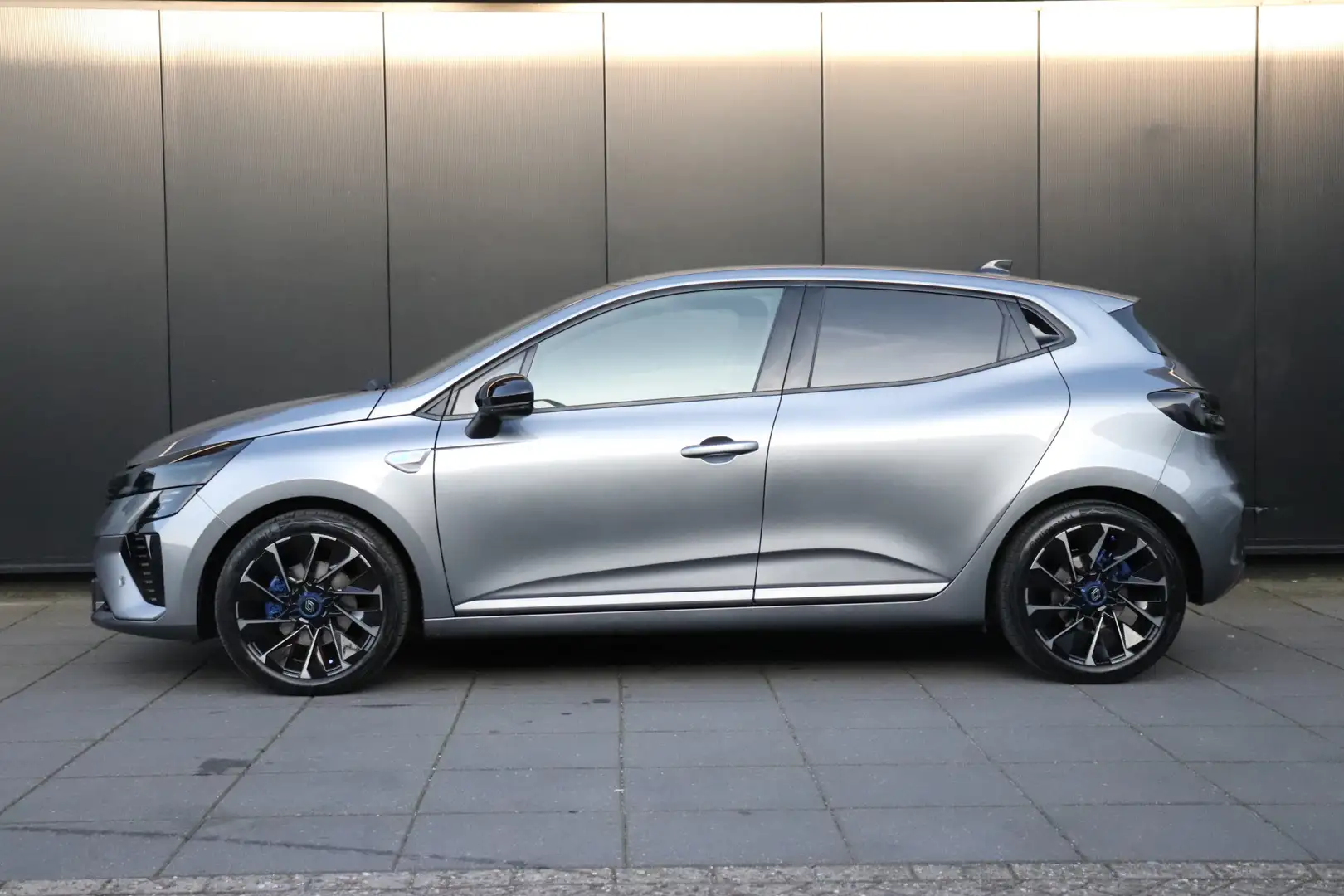 Renault Clio 1.6 E-Tech Full Hybrid 145 esprit Alpine | BOSE | Grijs - 2