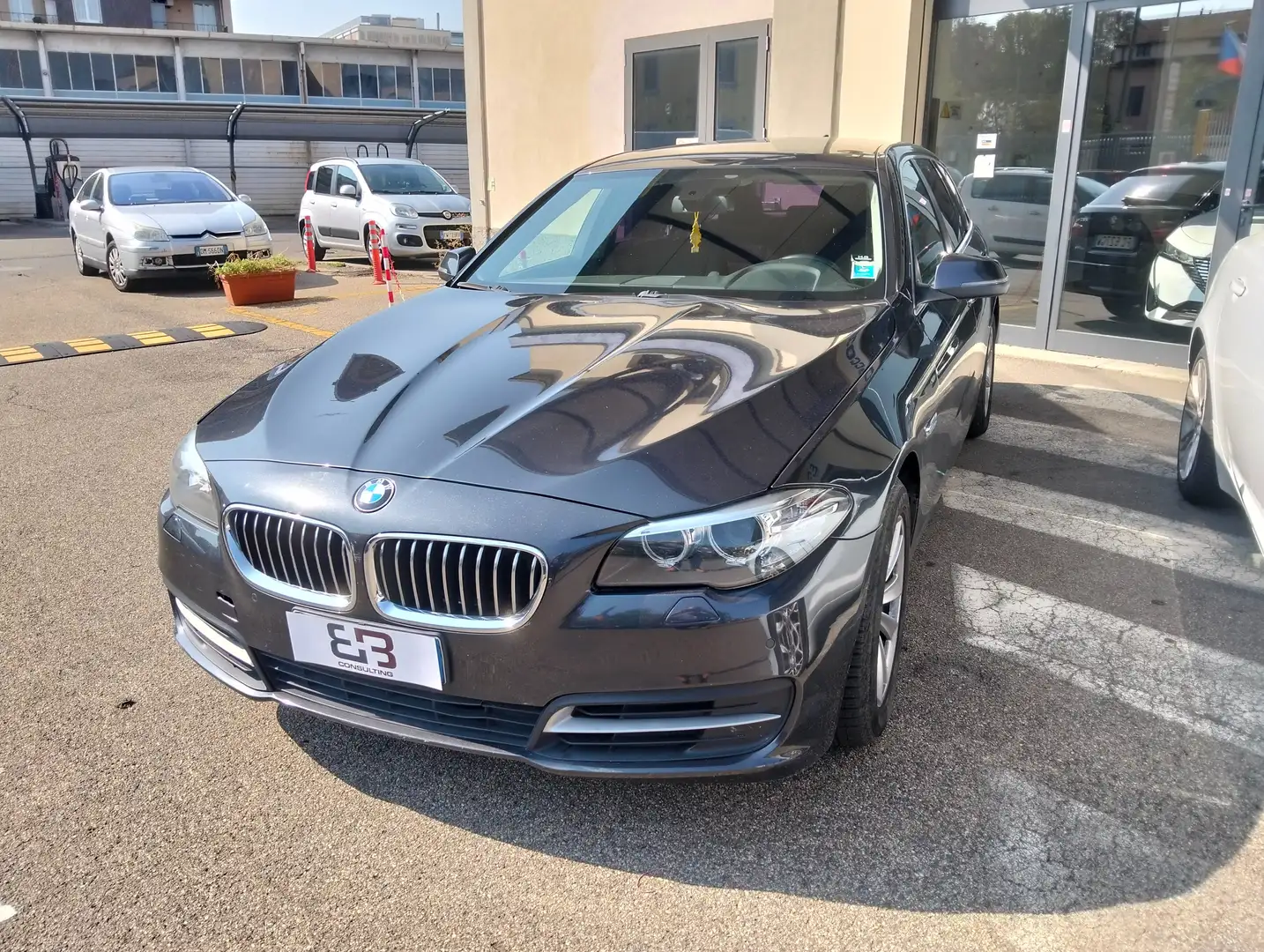 BMW 520 Touring Xdrive 190cv autom. Gris - 1
