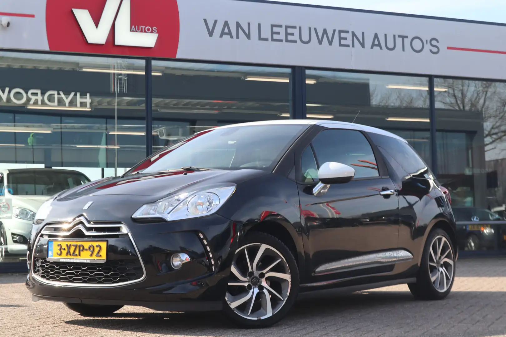 DS Automobiles DS 3 1.2 PureTech Business | Navigatie | Automaat | Cli Negru - 1