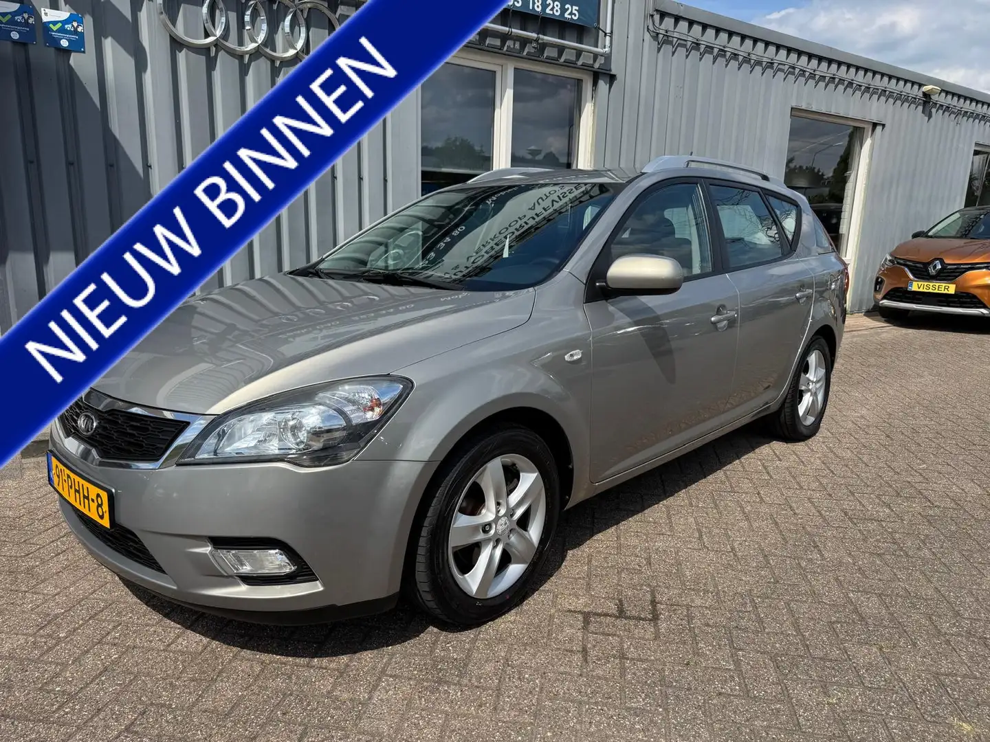 Kia Ceed / cee'd Sporty Wagon 1.4 CVVT Seven Grijs - 1