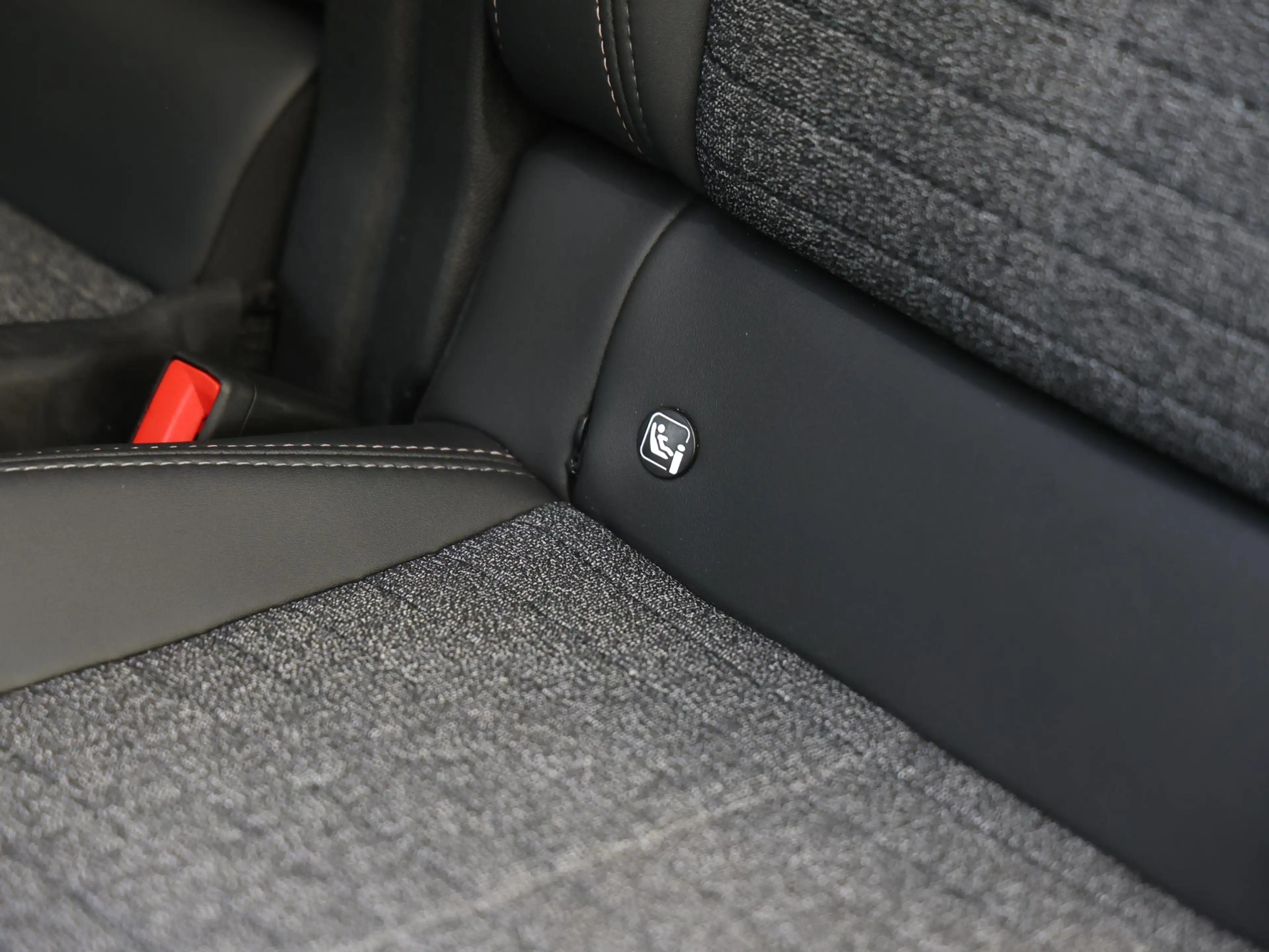 Peugeot 5008 SUV Allure Hybrid 145pk Automaat | 7 Zitplaatsen | — photo 15