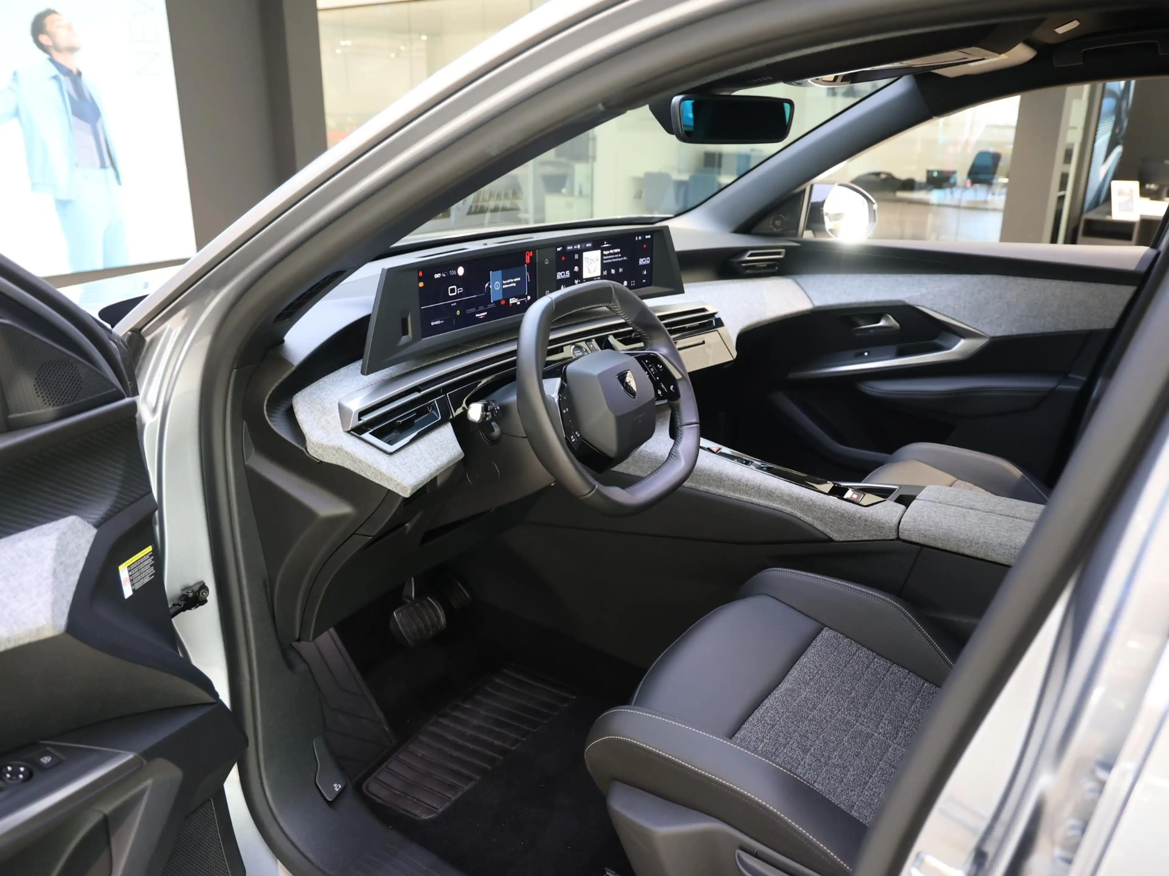 Peugeot 5008 SUV Allure Hybrid 145pk Automaat | 7 Zitplaatsen | — photo 11