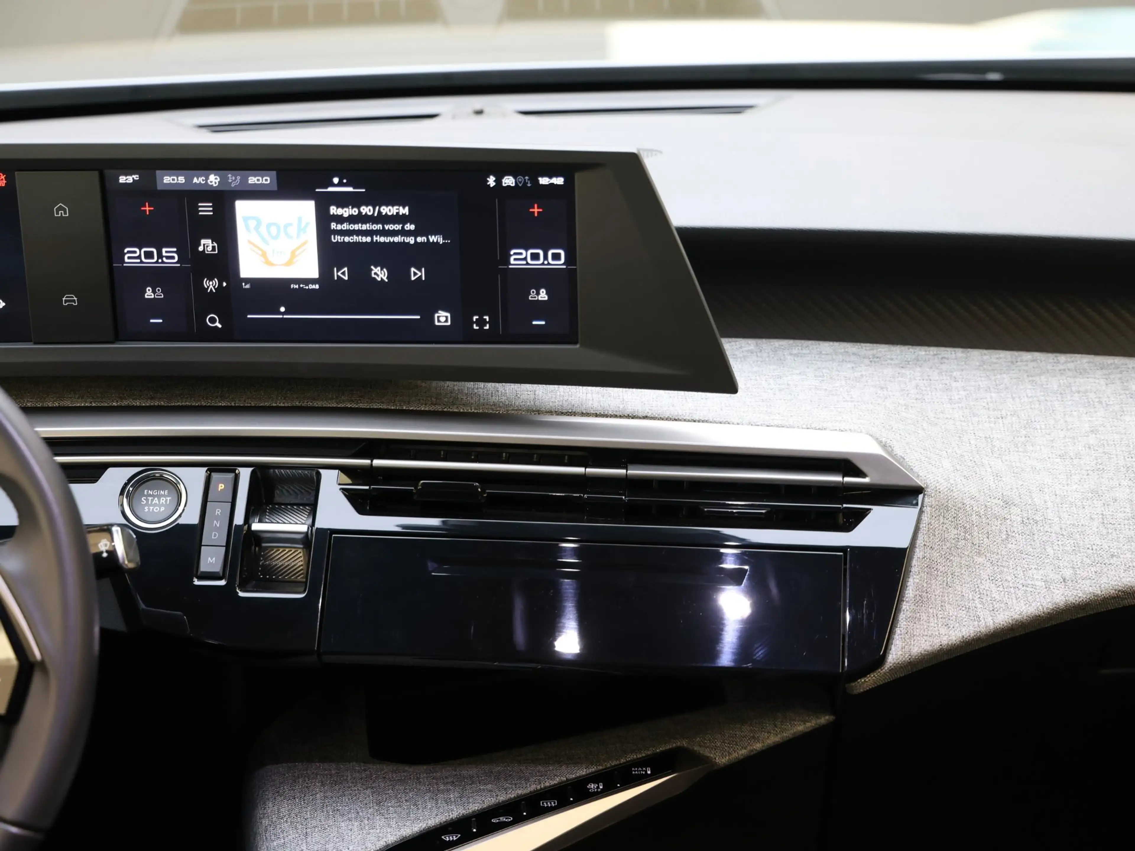 Peugeot 5008 SUV Allure Hybrid 145pk Automaat | 7 Zitplaatsen | — photo 14