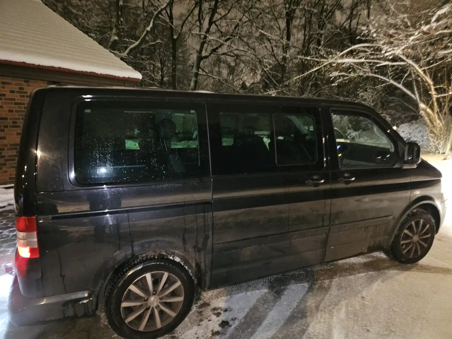 Volkswagen Bus Schwarz - 1