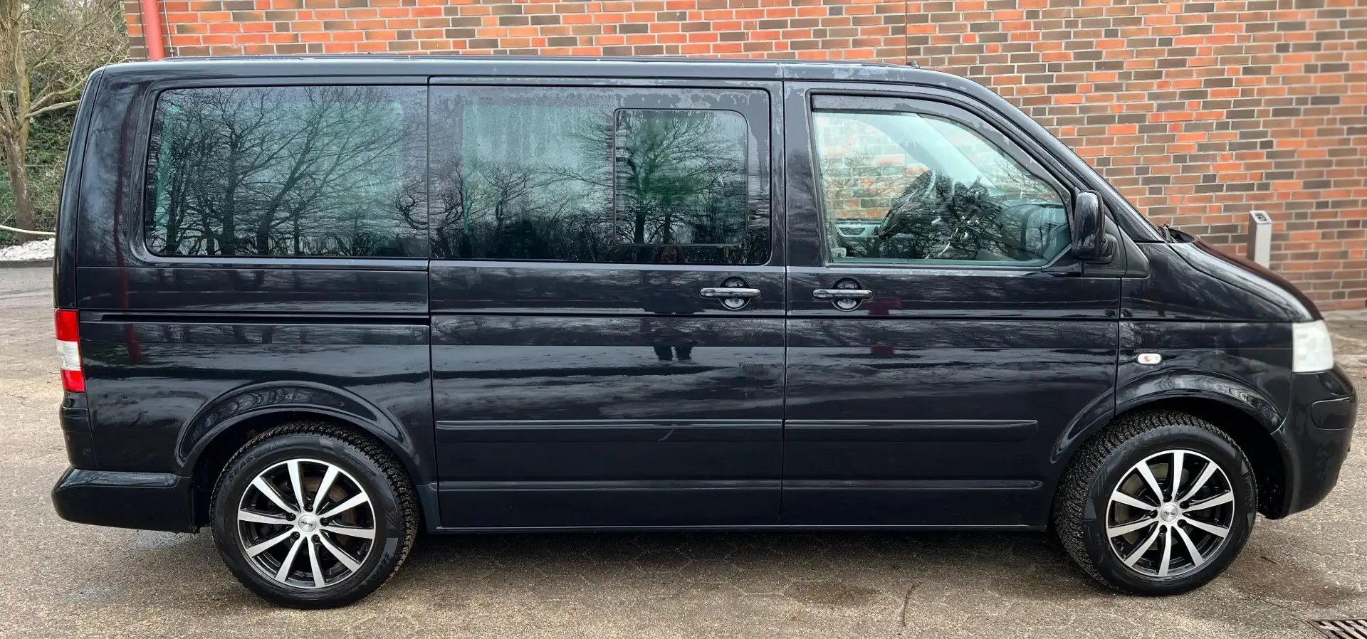 Volkswagen Bus Negro - 2