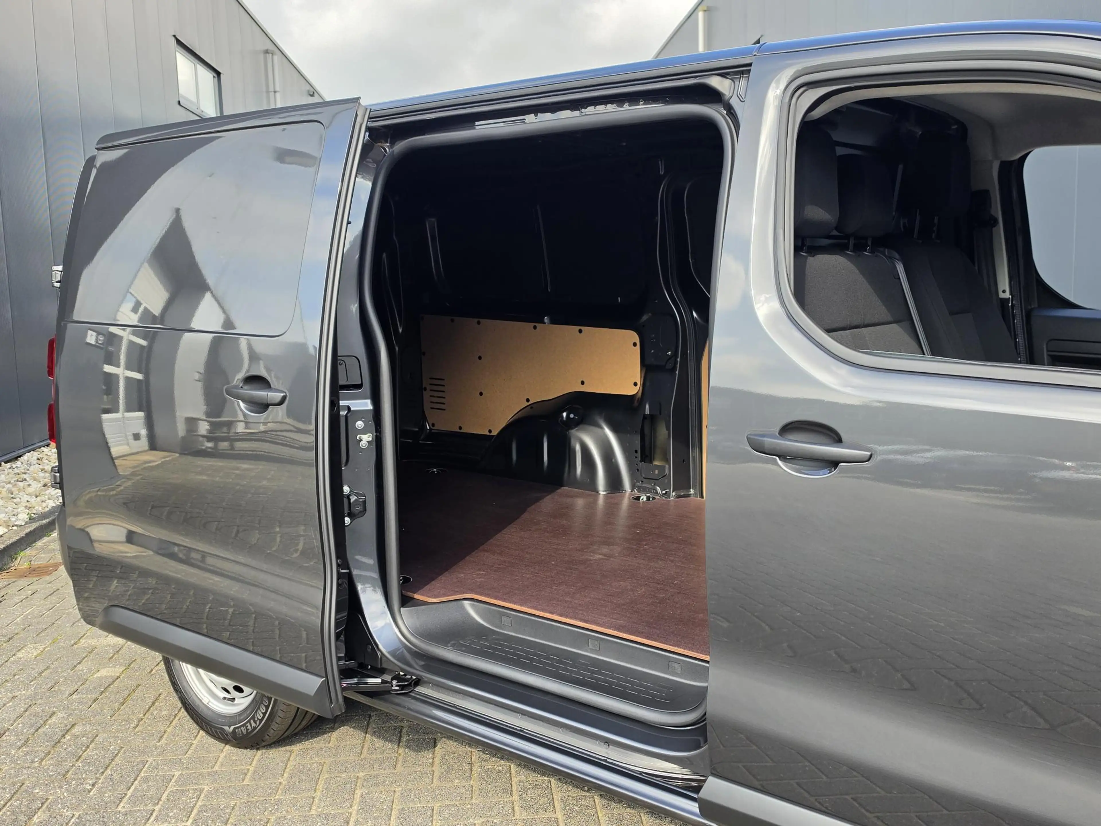Toyota Proace Long Worker Electric 10th Anniversary 75 kWh L2 | — photo 8
