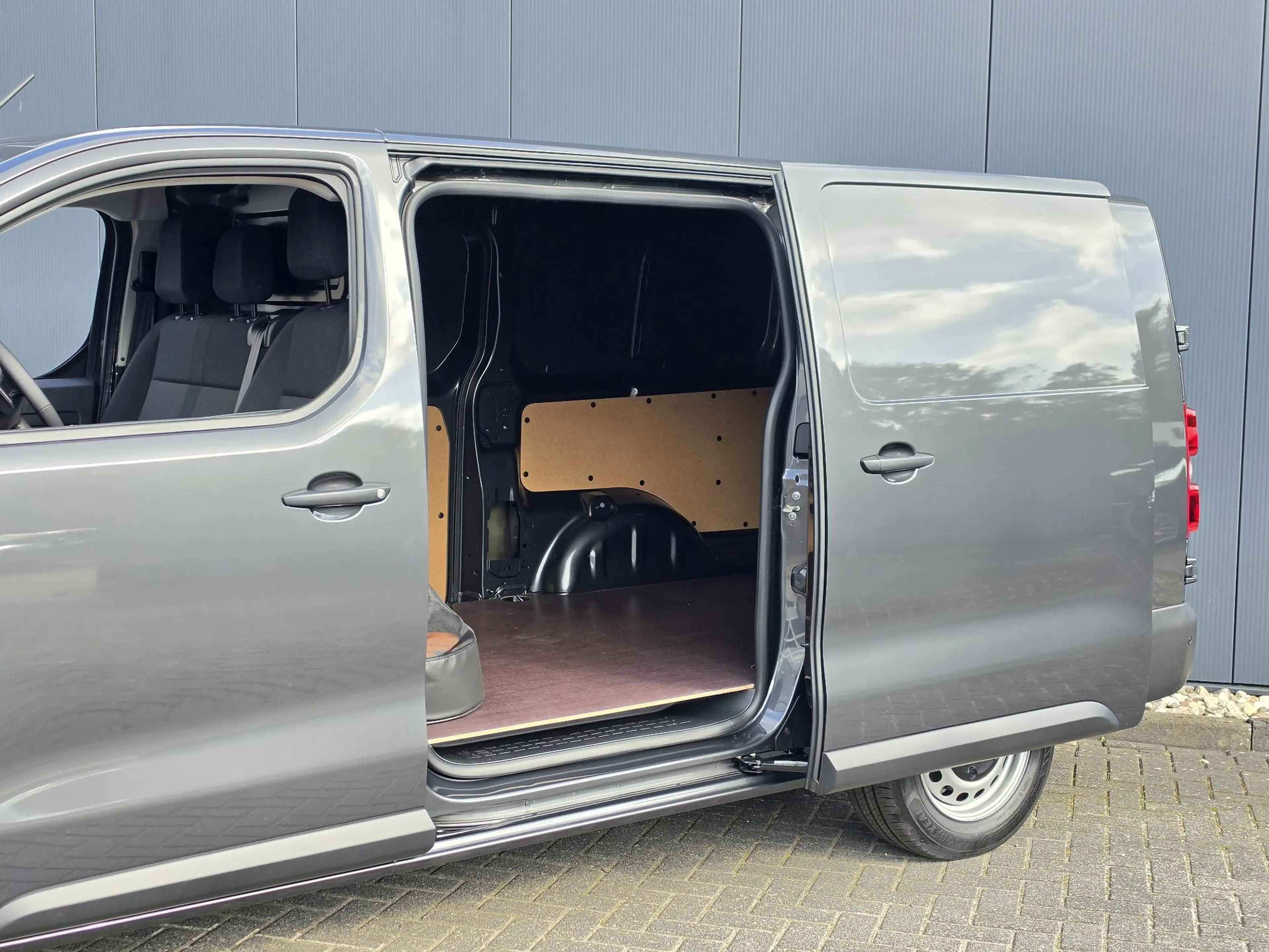 Toyota Proace Long Worker Electric 10th Anniversary 75 kWh L2 | — photo 5