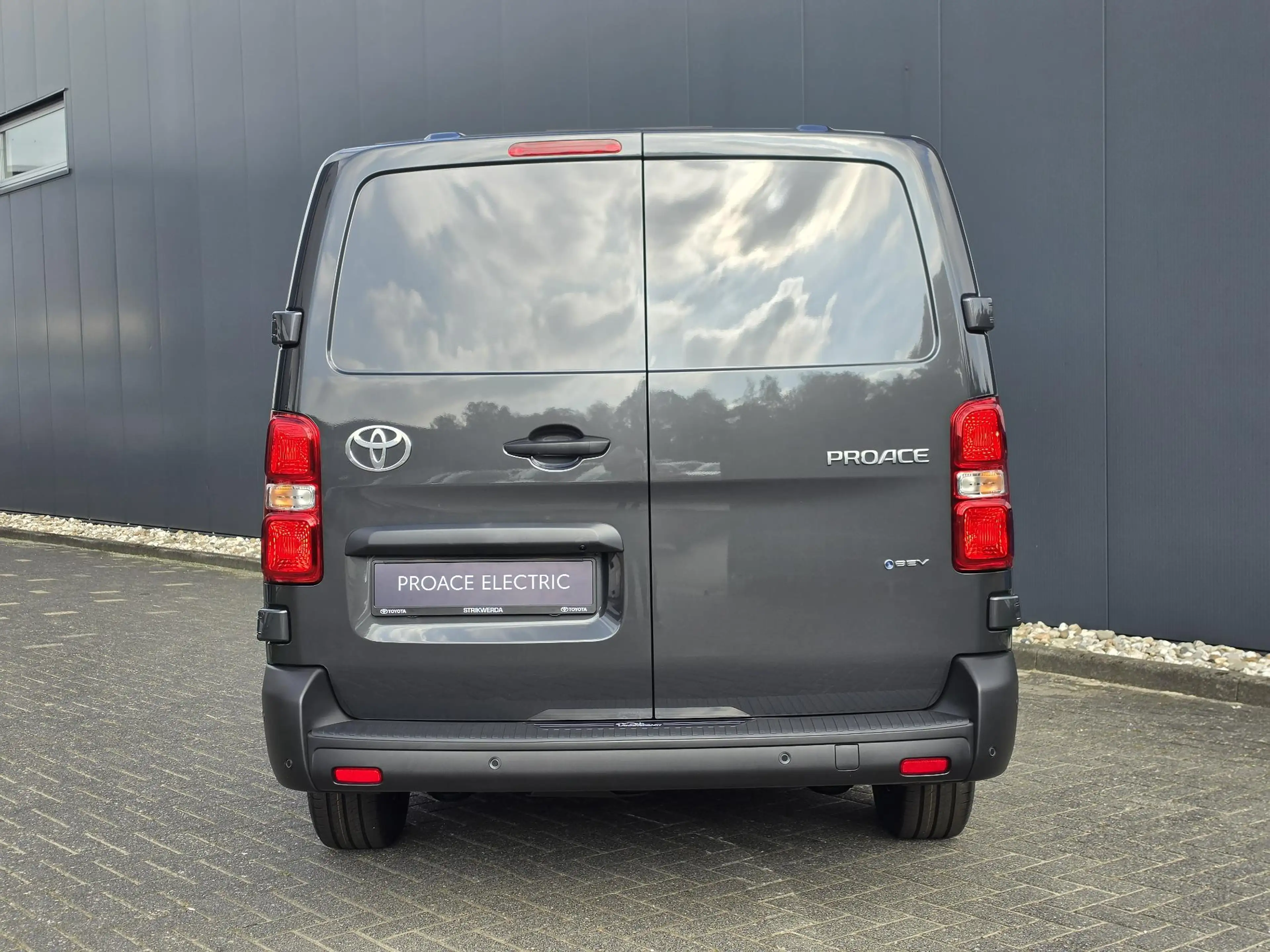 Toyota Proace Long Worker Electric 10th Anniversary 75 kWh L2 | — photo 9